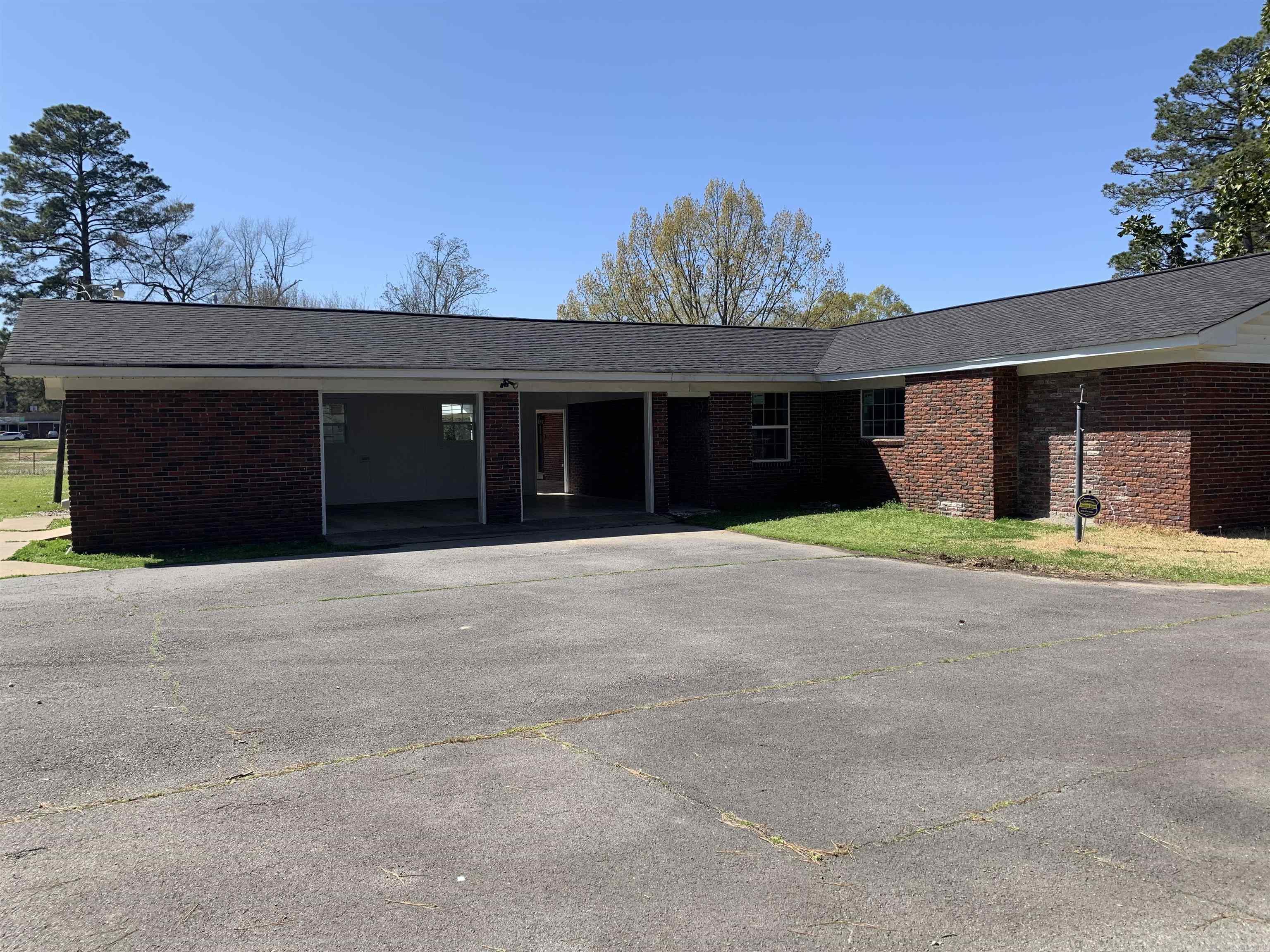 108 E Victory  Star City, AR