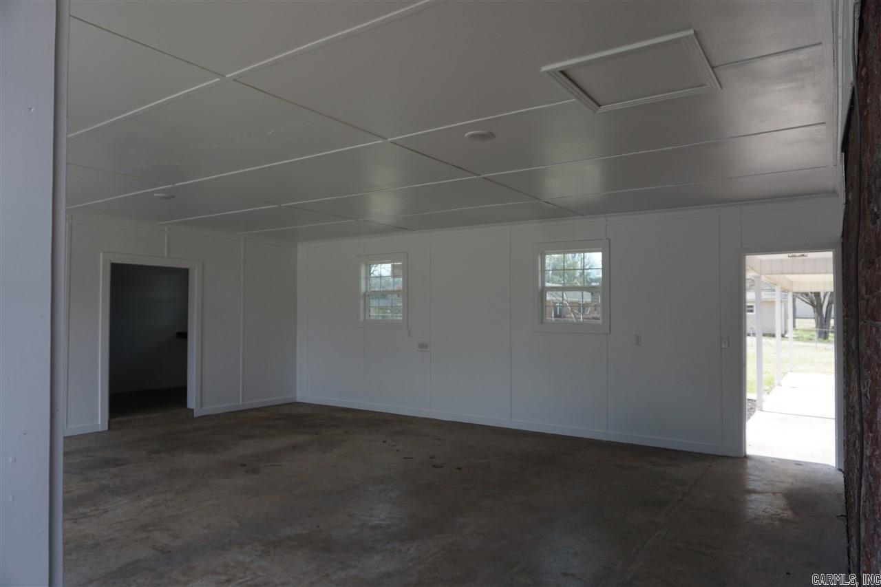 108 E Victory  Star City, AR