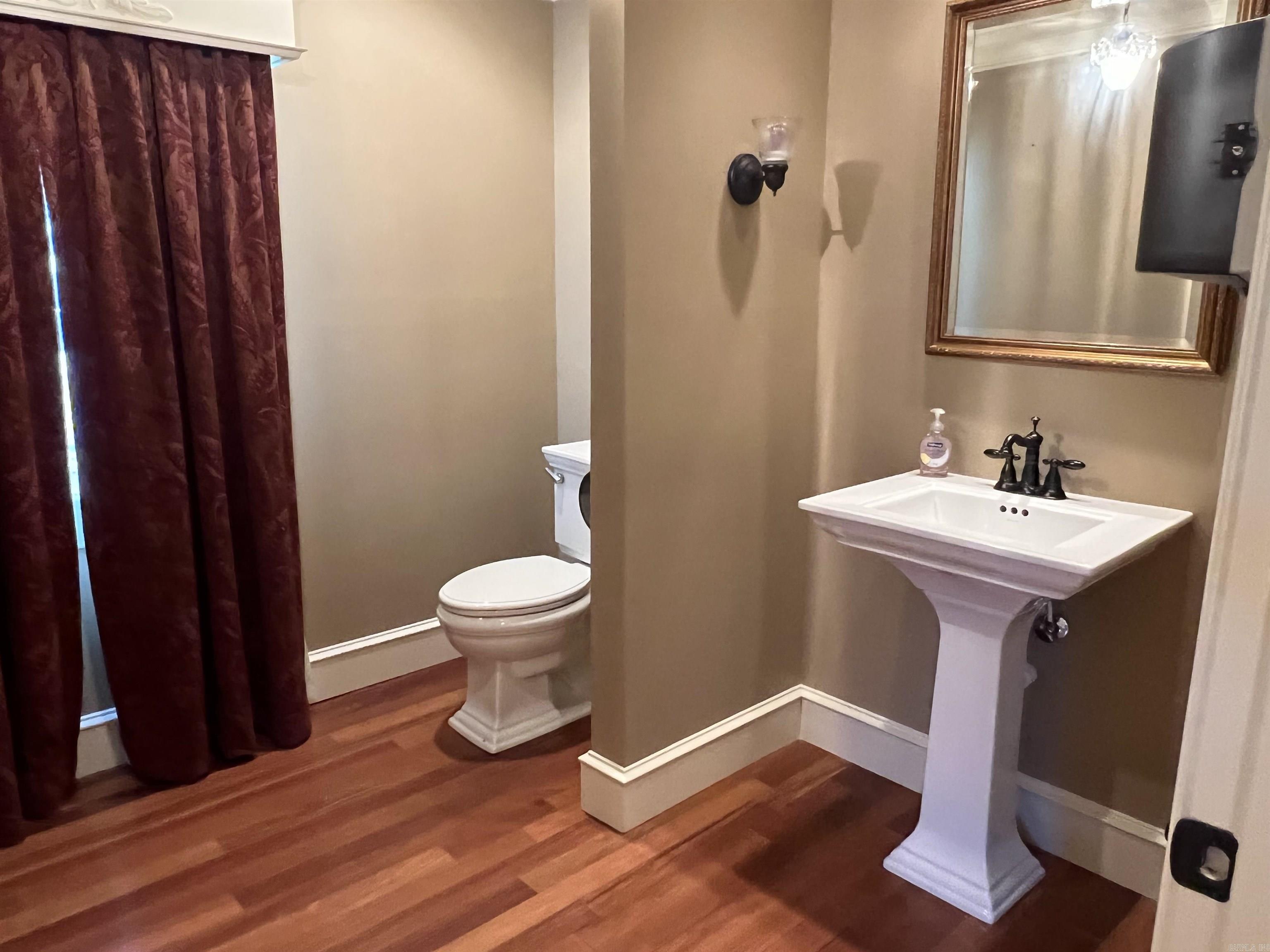 2005 N Main  North Little Rock, AR