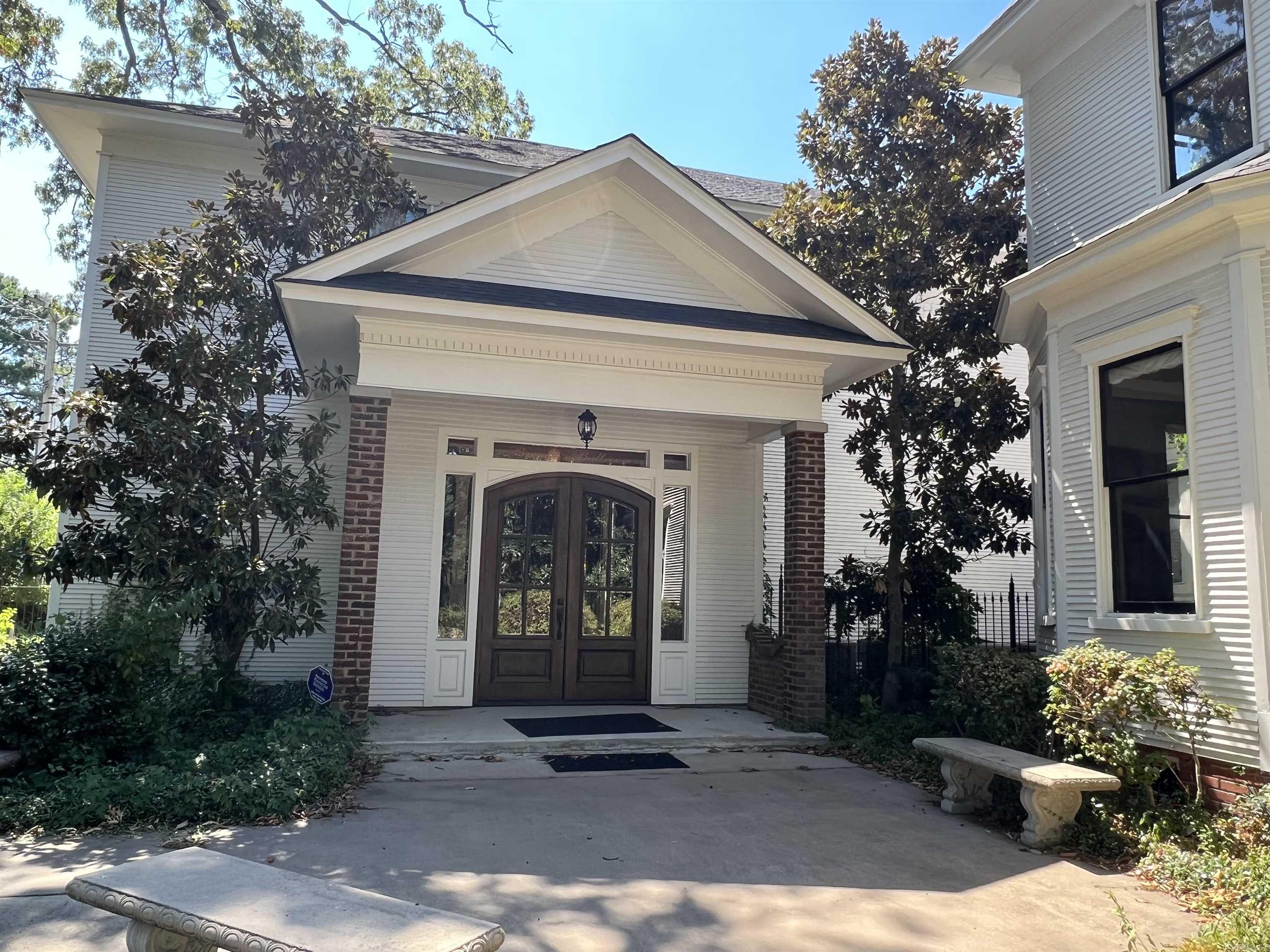 2005 N Main  North Little Rock, AR