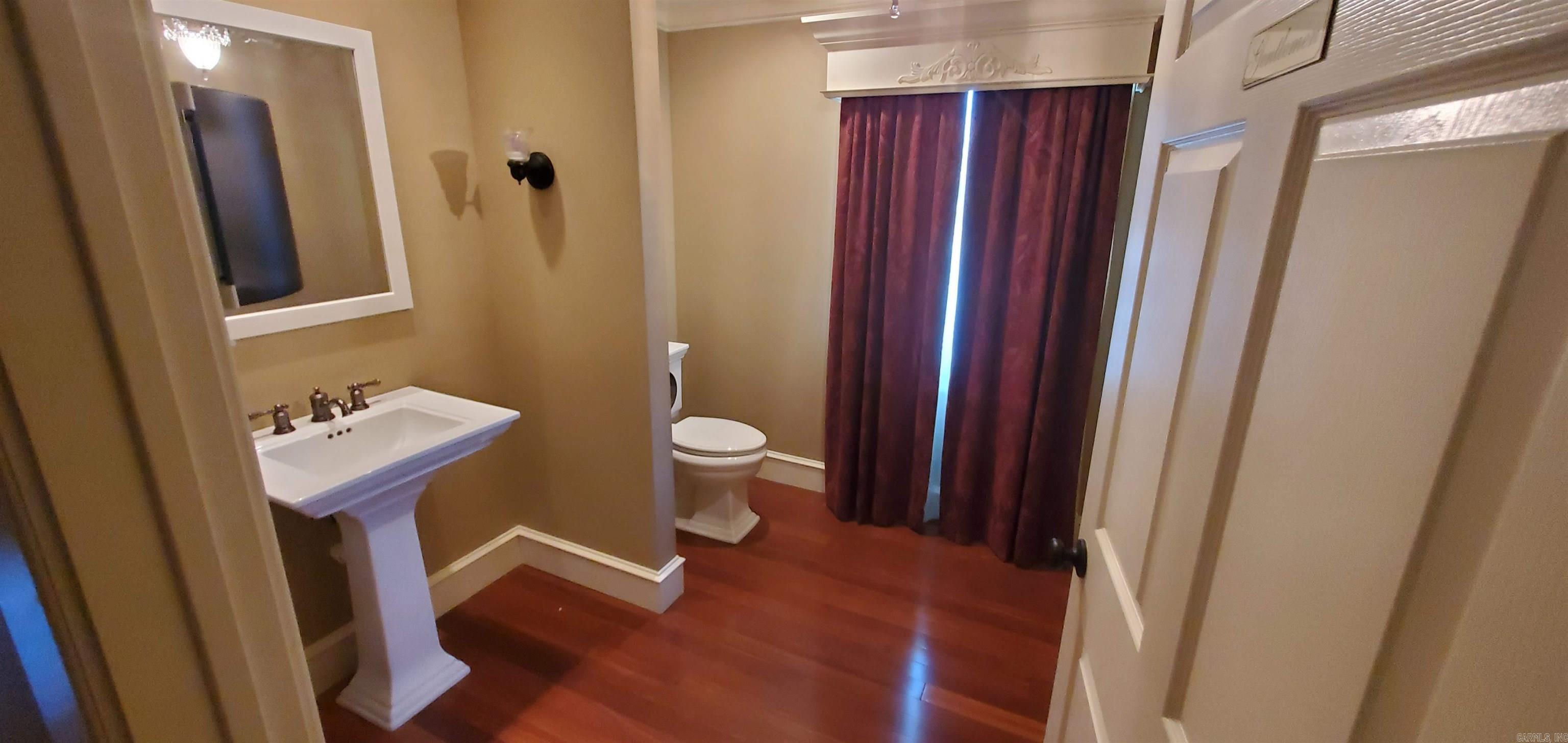 2005 N Main  North Little Rock, AR