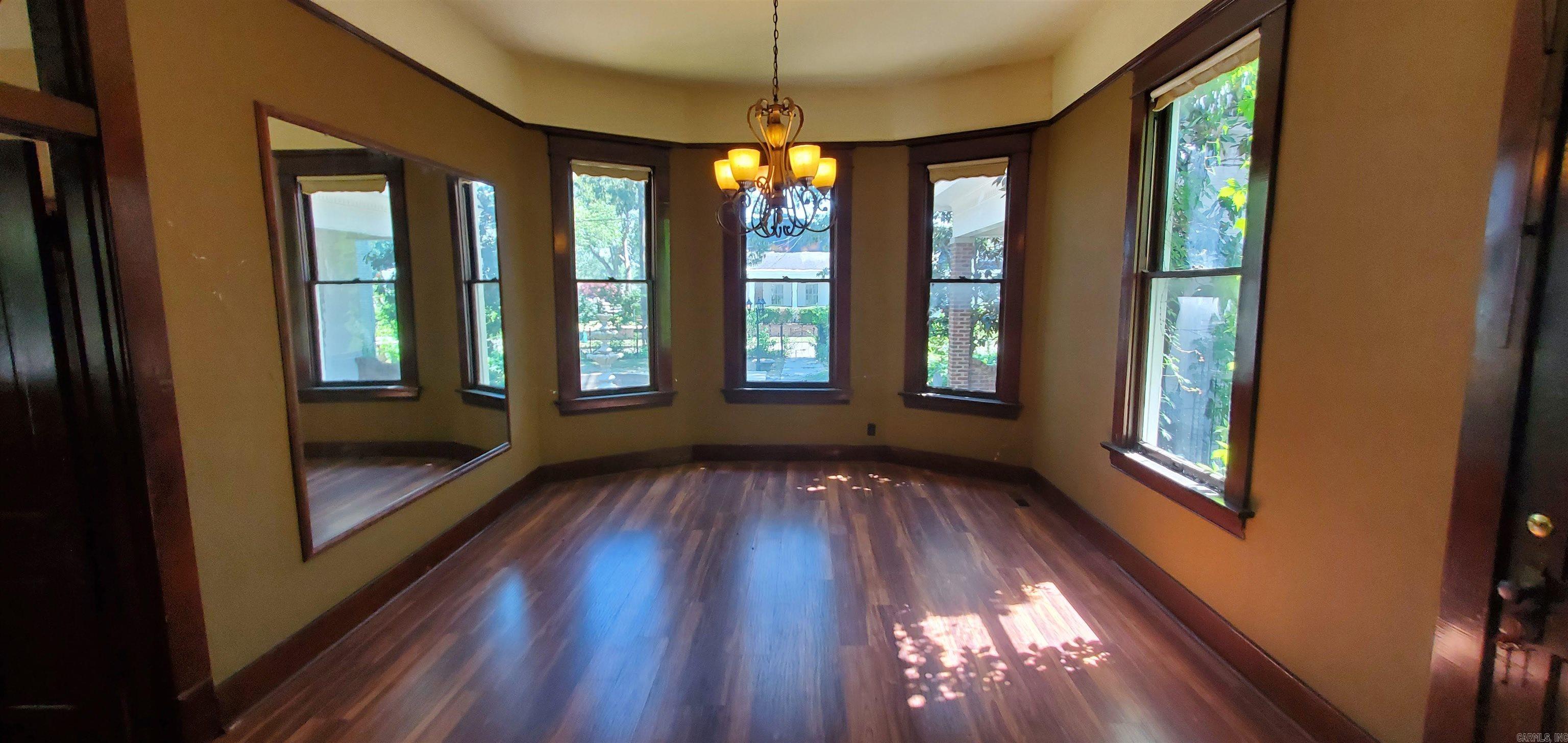 2005 N Main  North Little Rock, AR