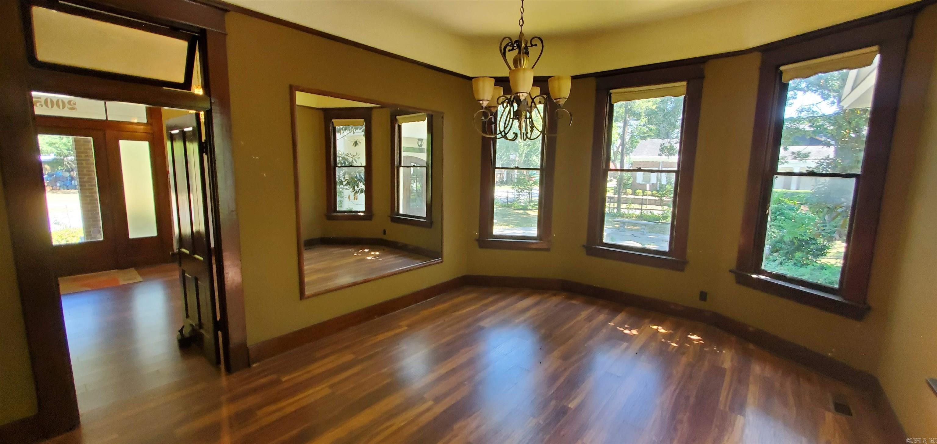 2005 N Main  North Little Rock, AR