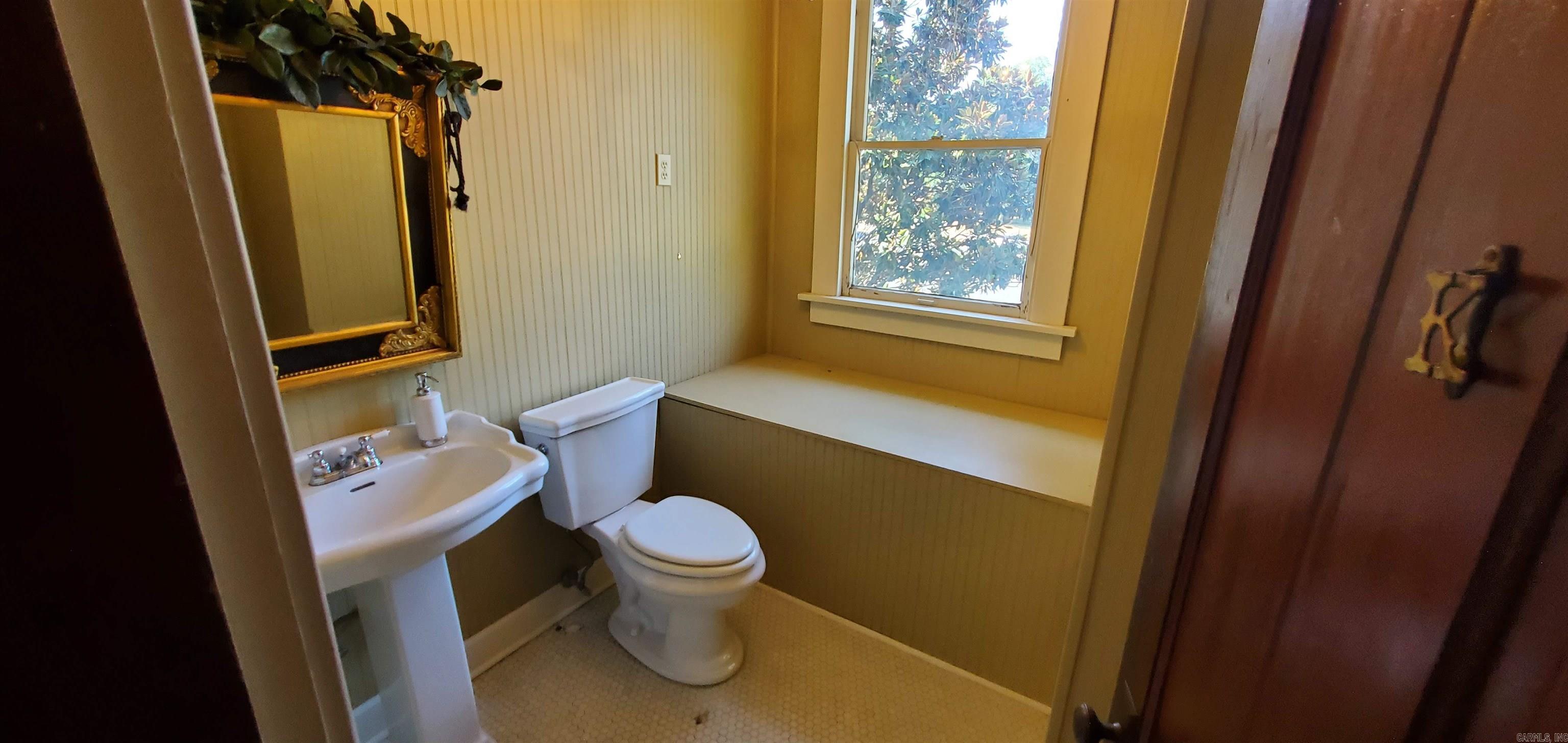 2005 N Main  North Little Rock, AR