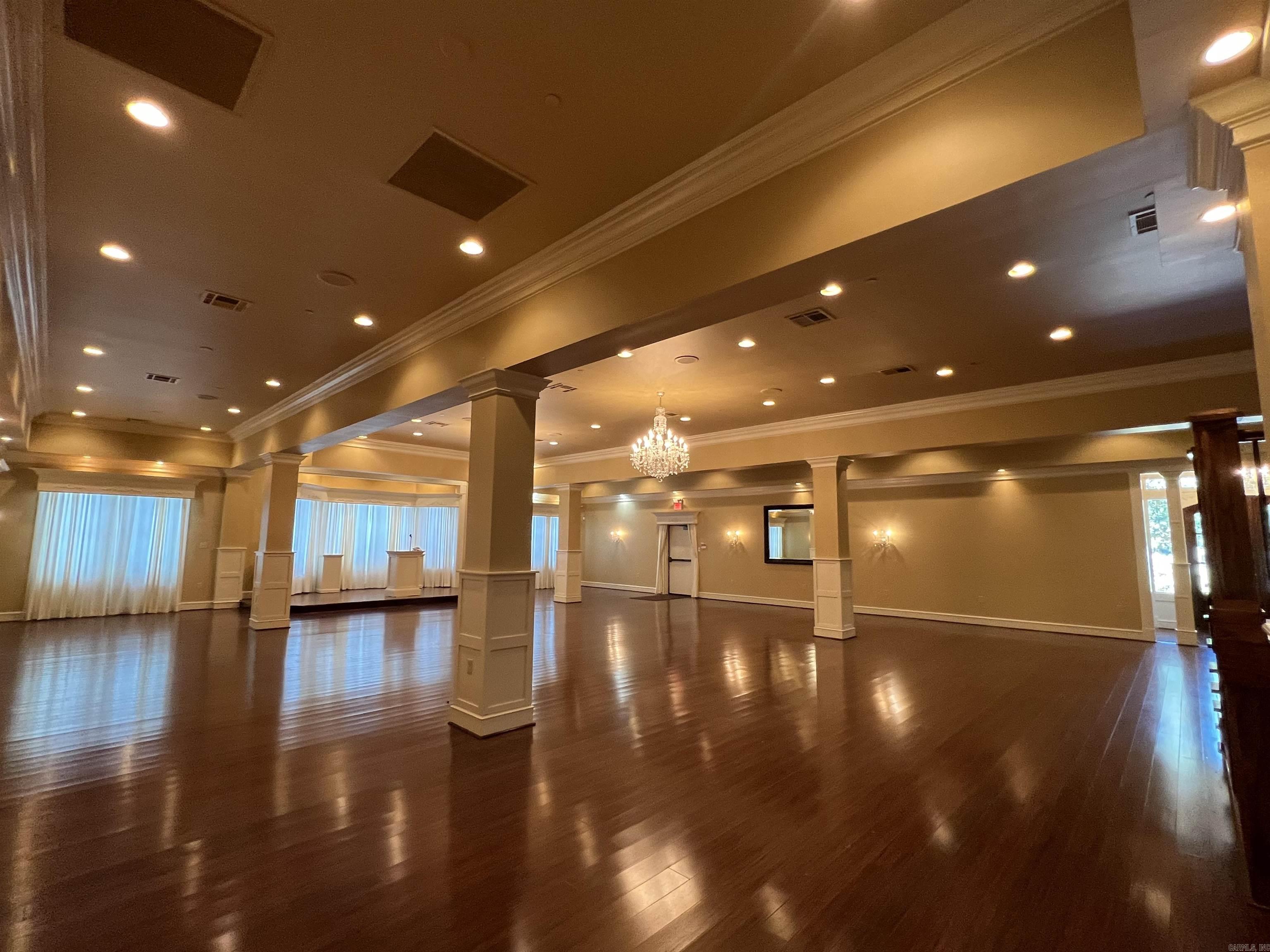 2005 N Main  North Little Rock, AR