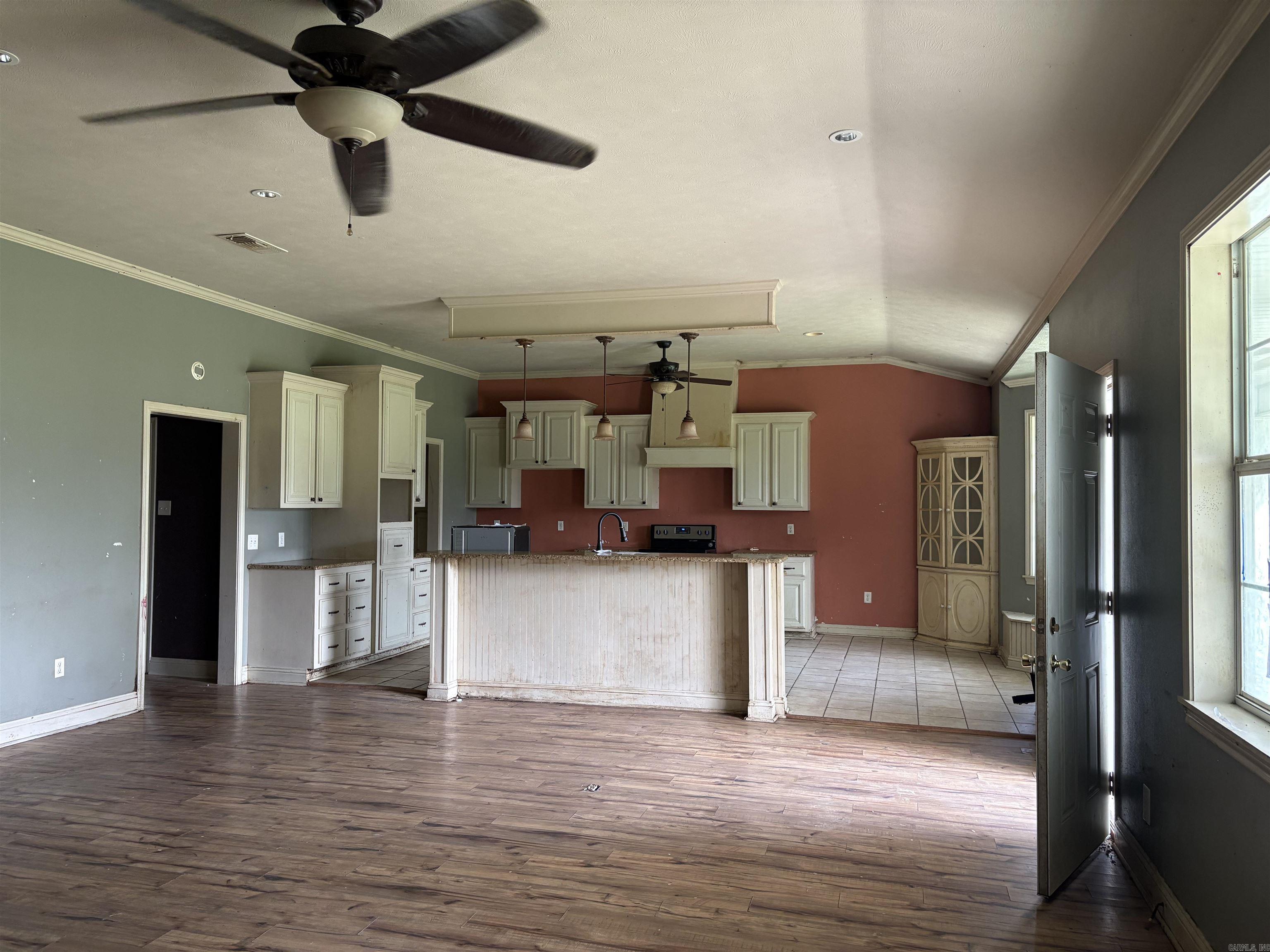 140 Wall  McLeod, TX