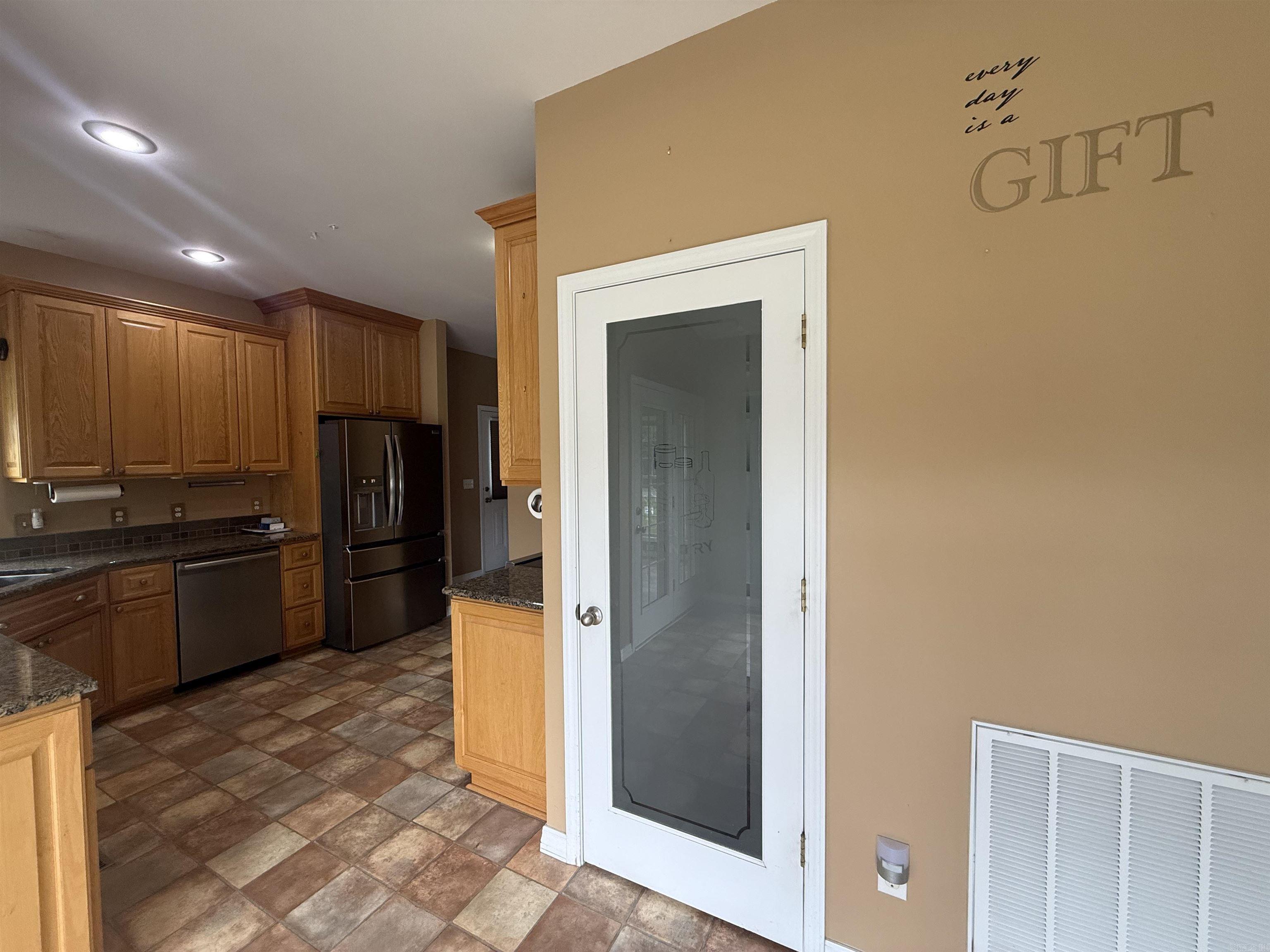 225 Stinson Drive Clinton, AR 72031