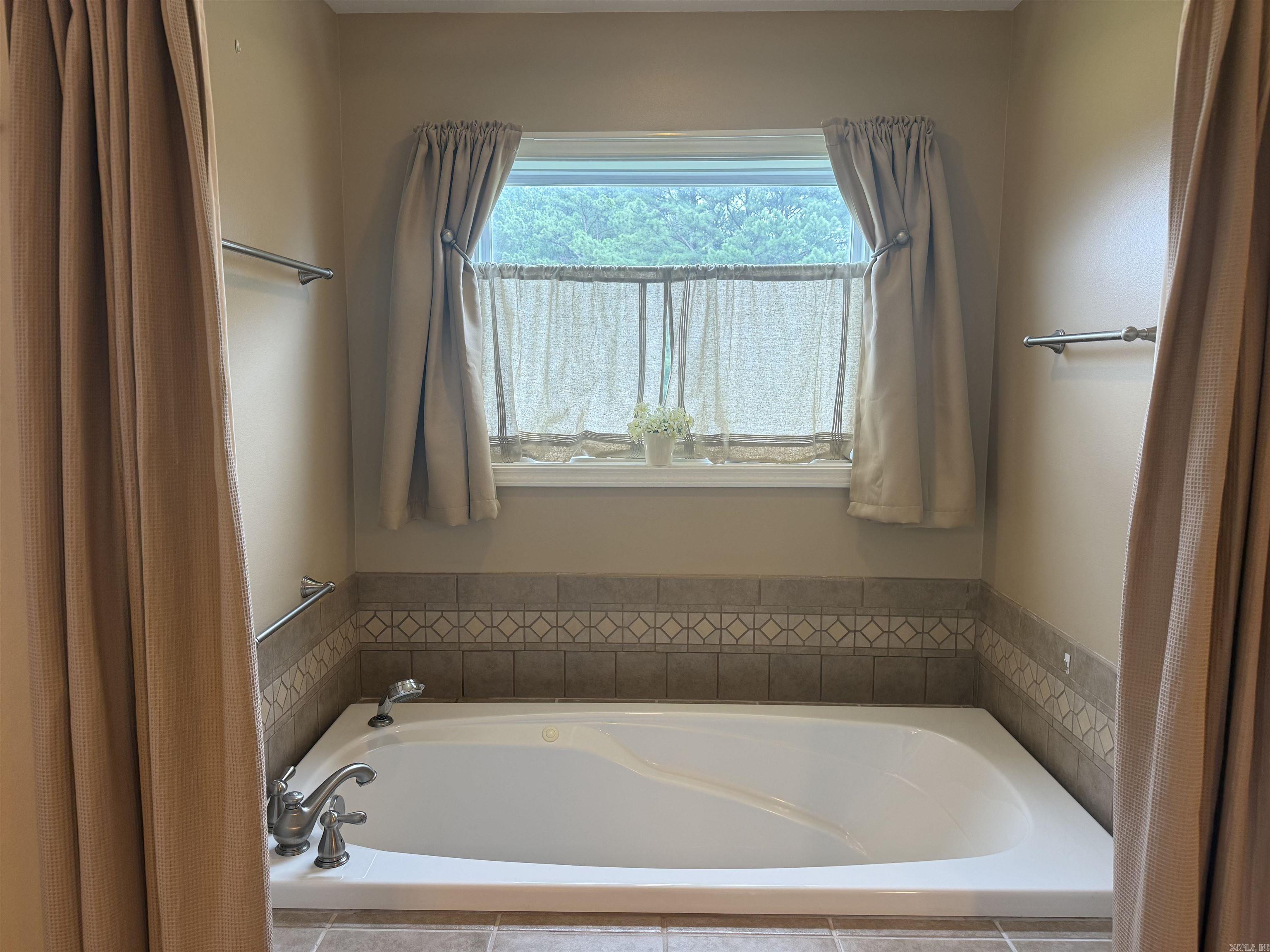 225 Stinson Drive Clinton, AR 72031