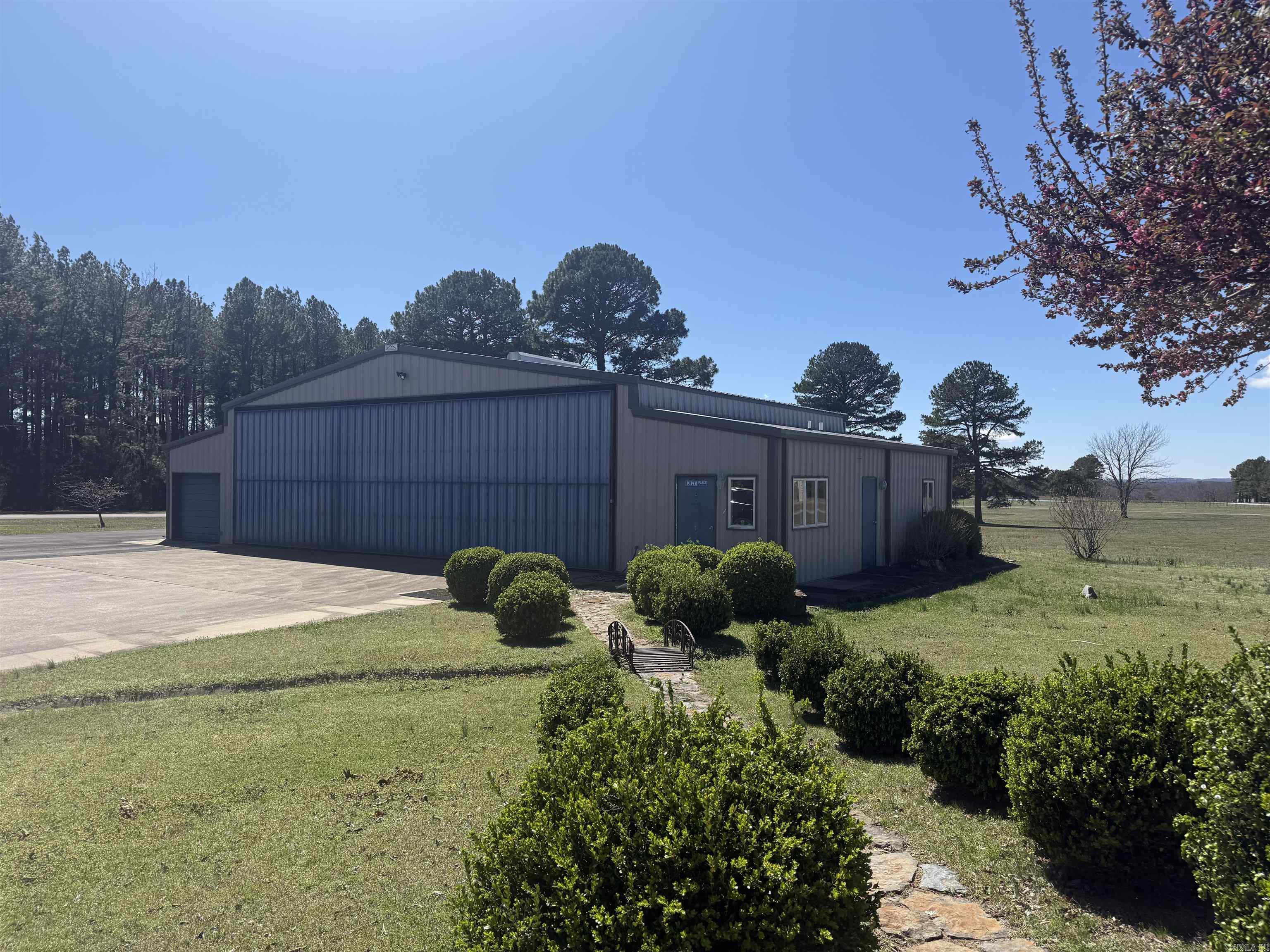 225 Stinson Drive Clinton, AR 72031