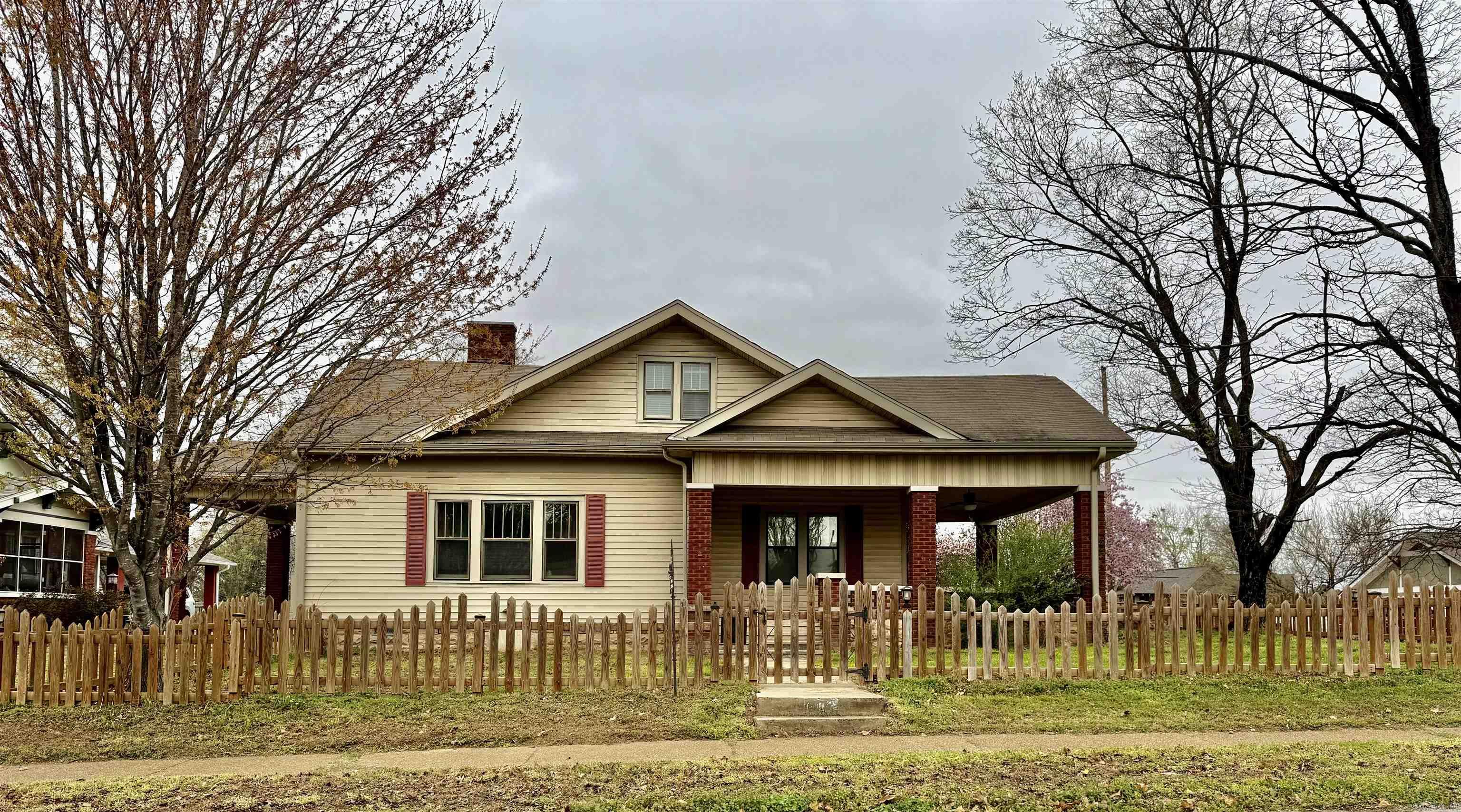 1087 E College  Batesville, AR