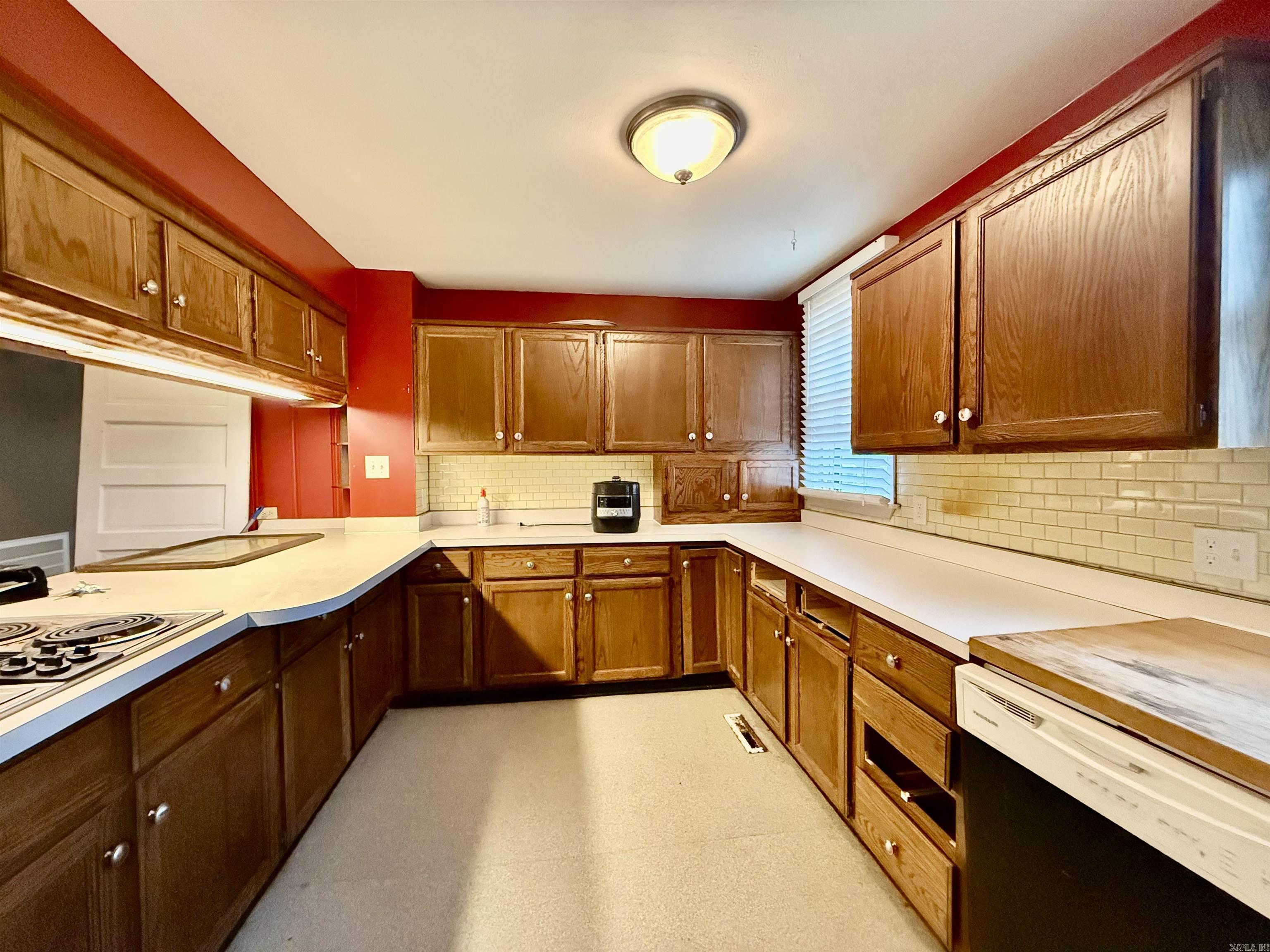 1087 E College  Batesville, AR