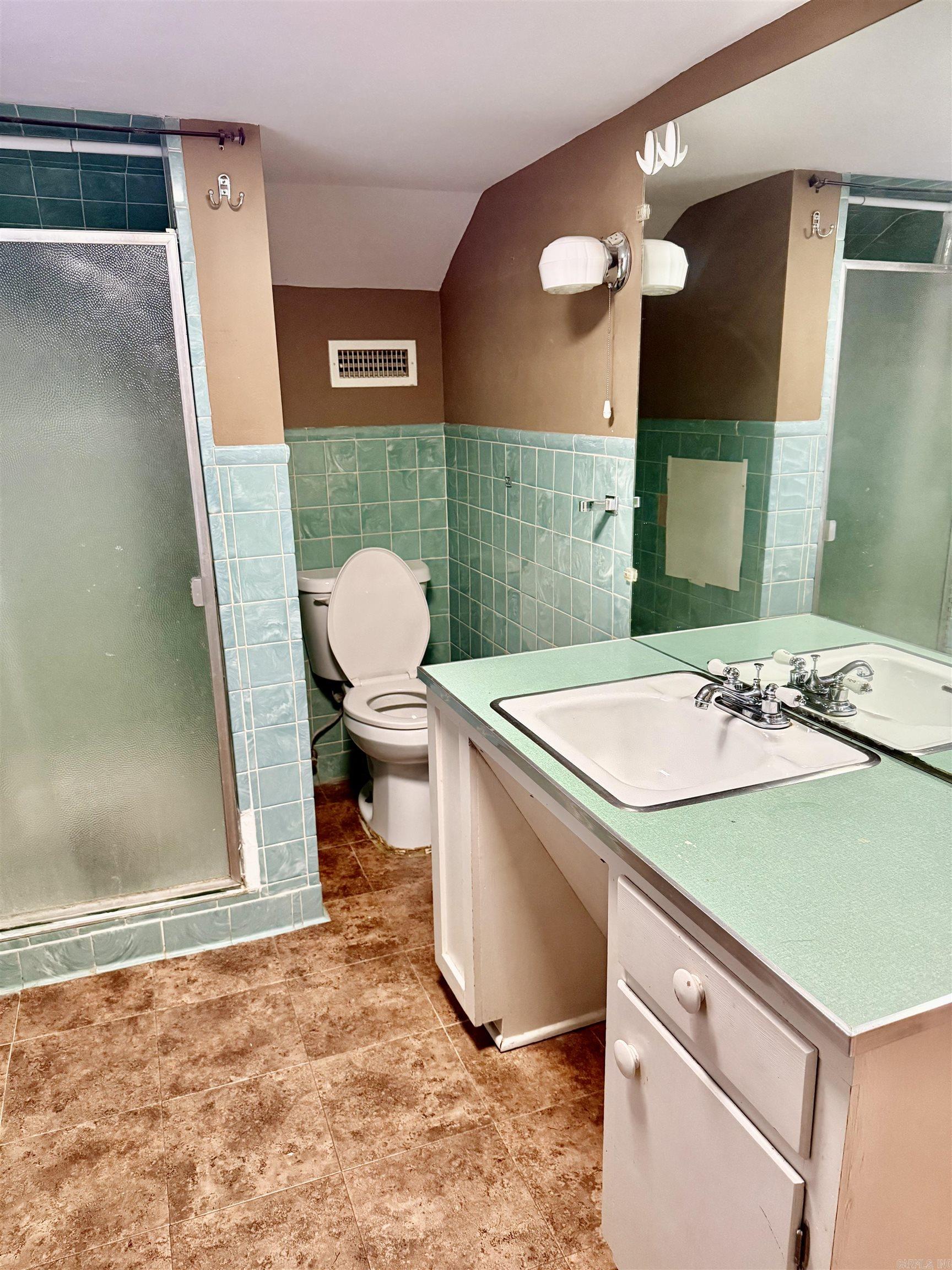 1087 E College  Batesville, AR