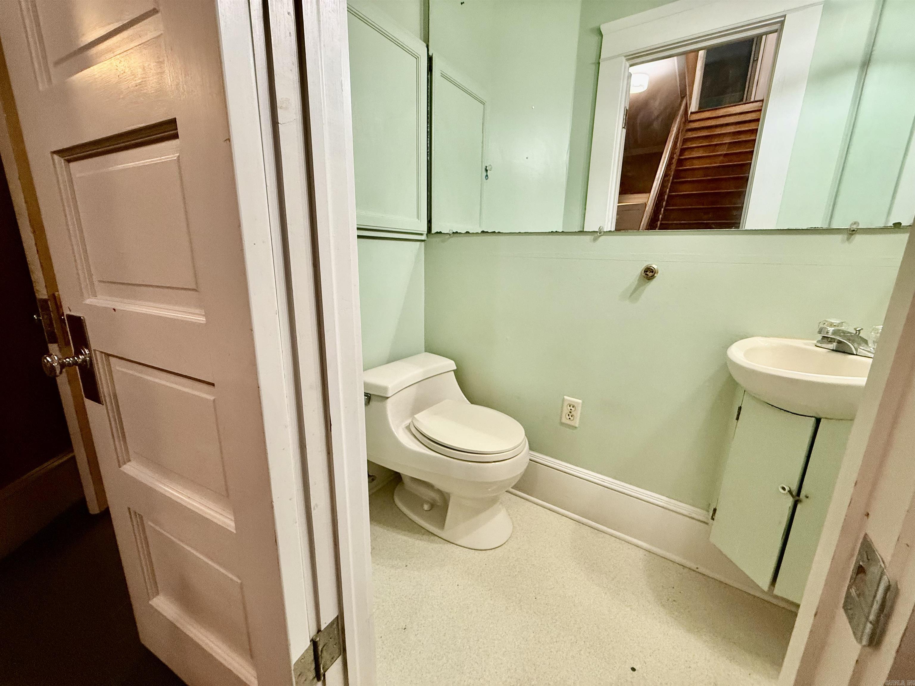 1087 E College  Batesville, AR