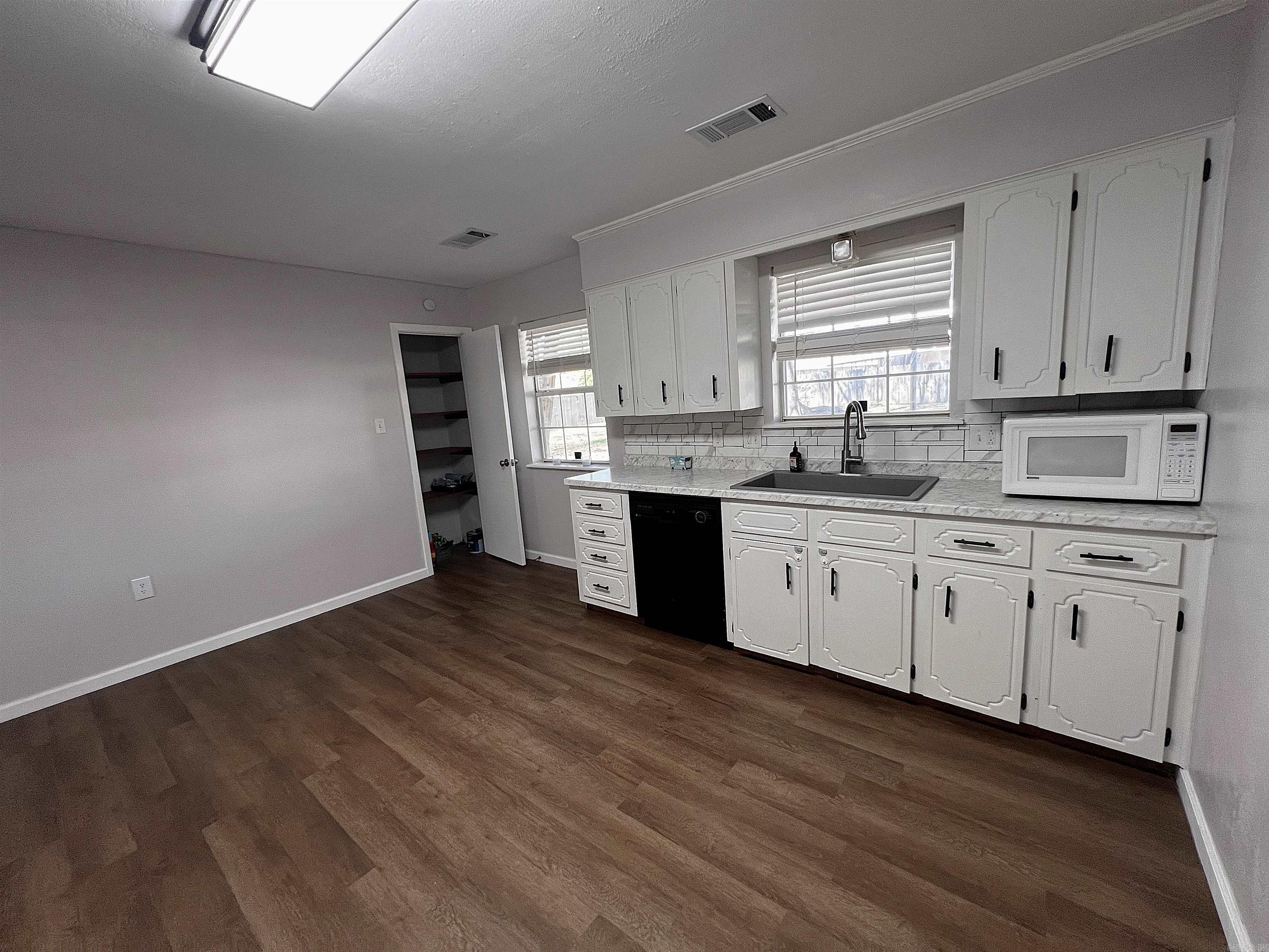 712 McCulloch  Beebe, AR