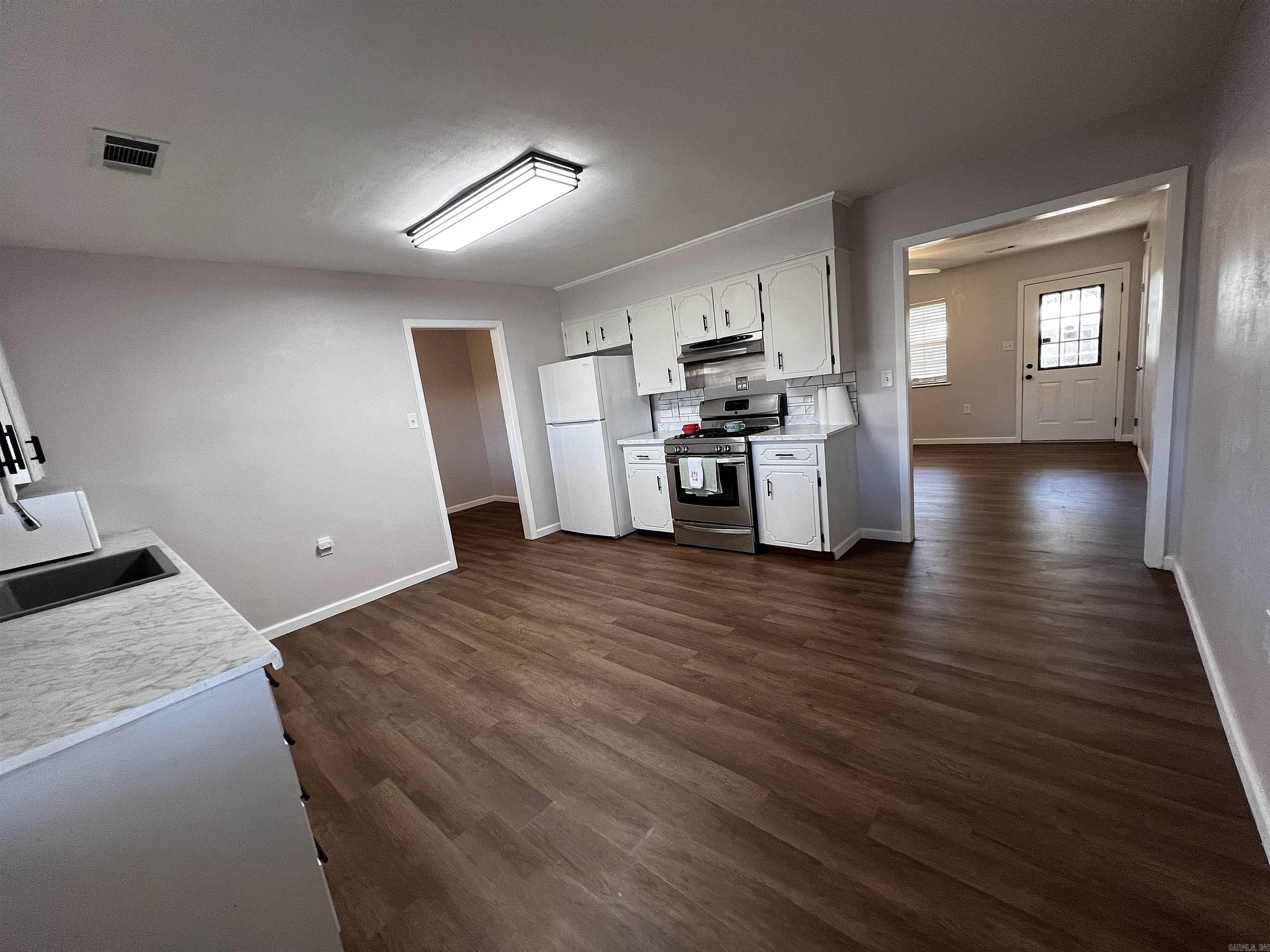 712 McCulloch  Beebe, AR