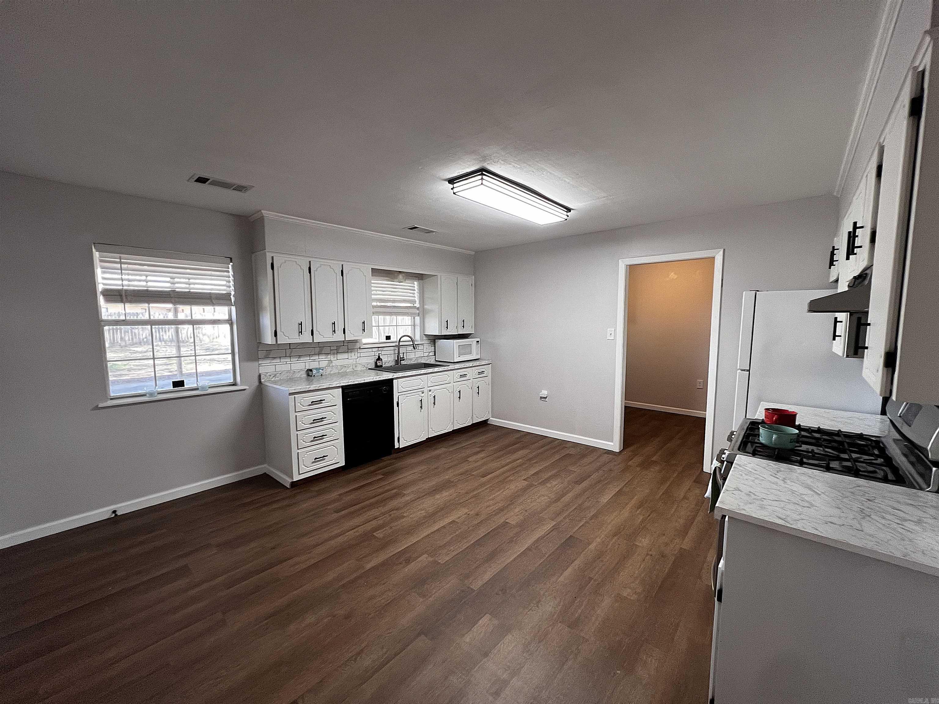 712 McCulloch  Beebe, AR