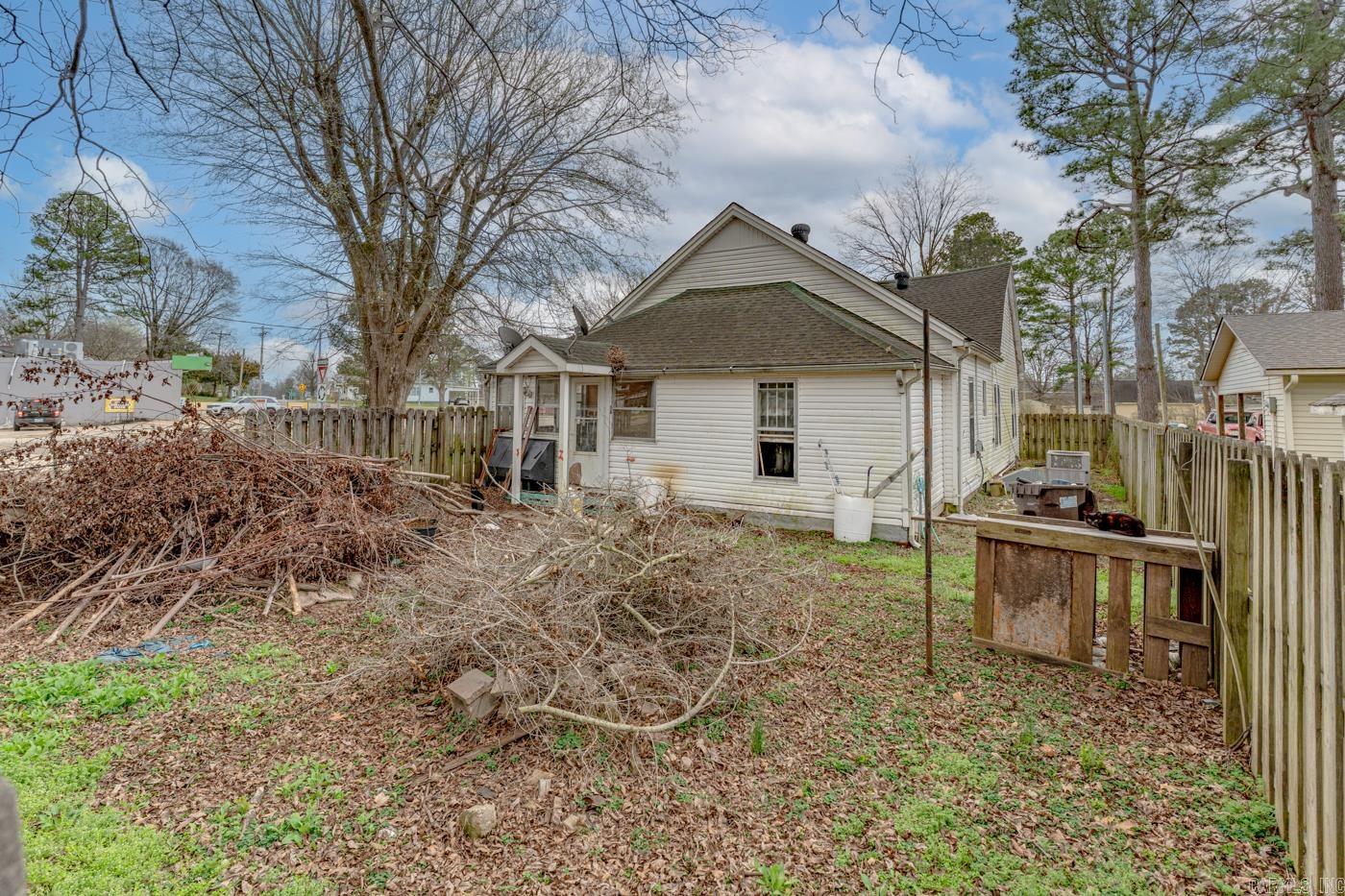 611 W Jackson  Piggott, AR