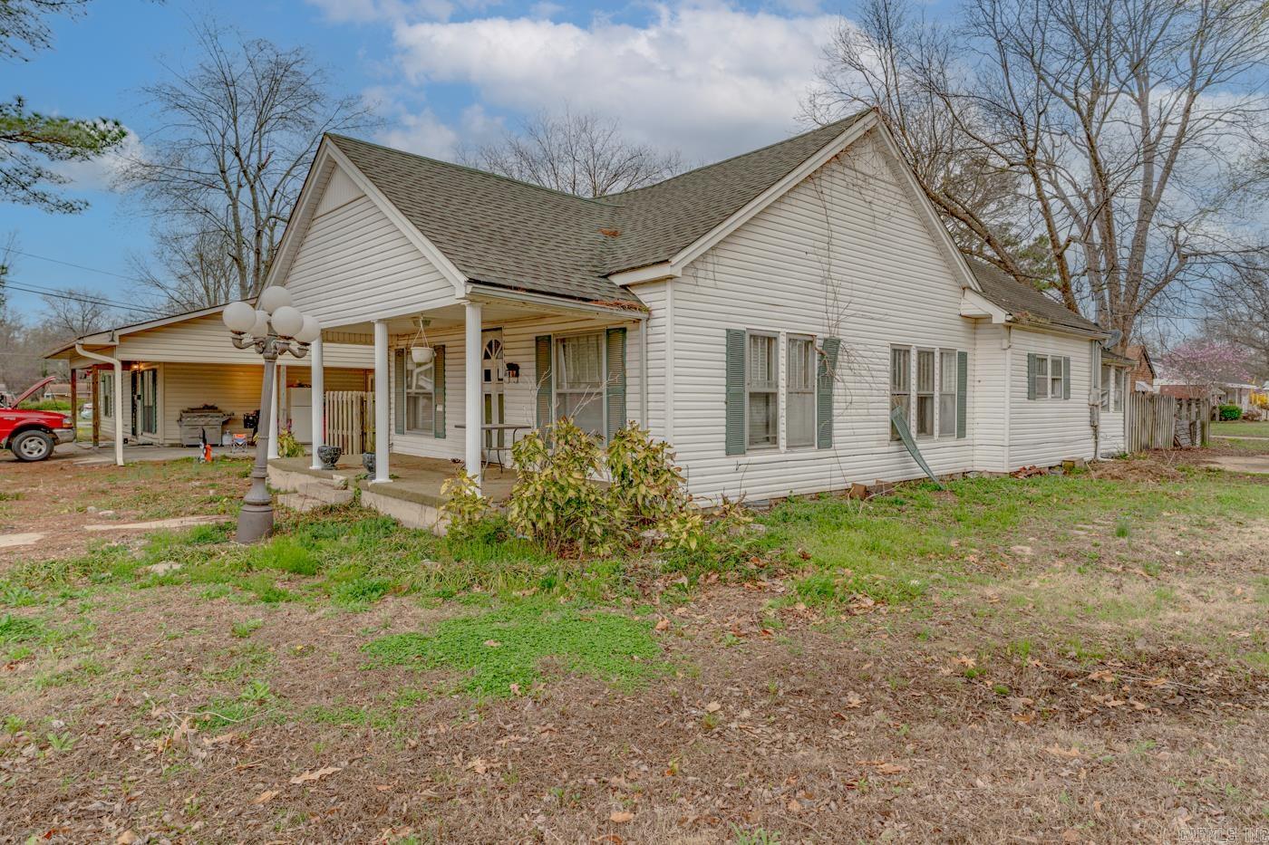 611 W Jackson  Piggott, AR