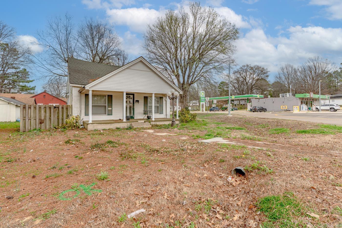 611 W Jackson  Piggott, AR