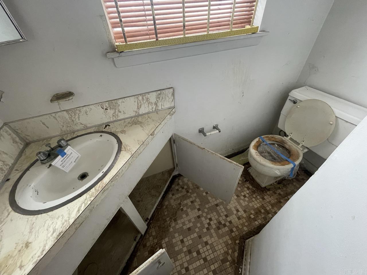 7200 Geyer Springs  Little Rock, AR