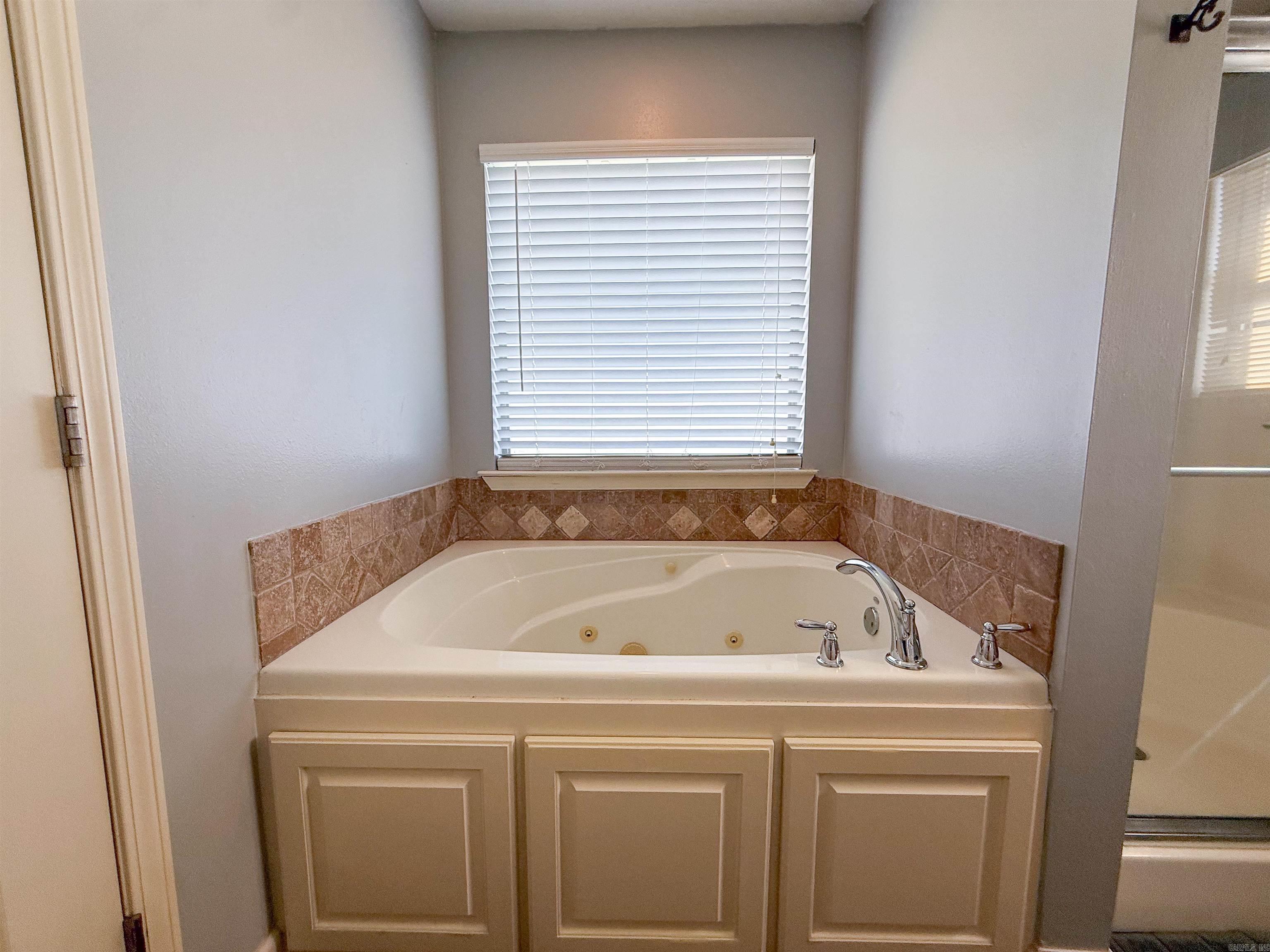 5 Golden Leaf Dr  Greenbrier, AR