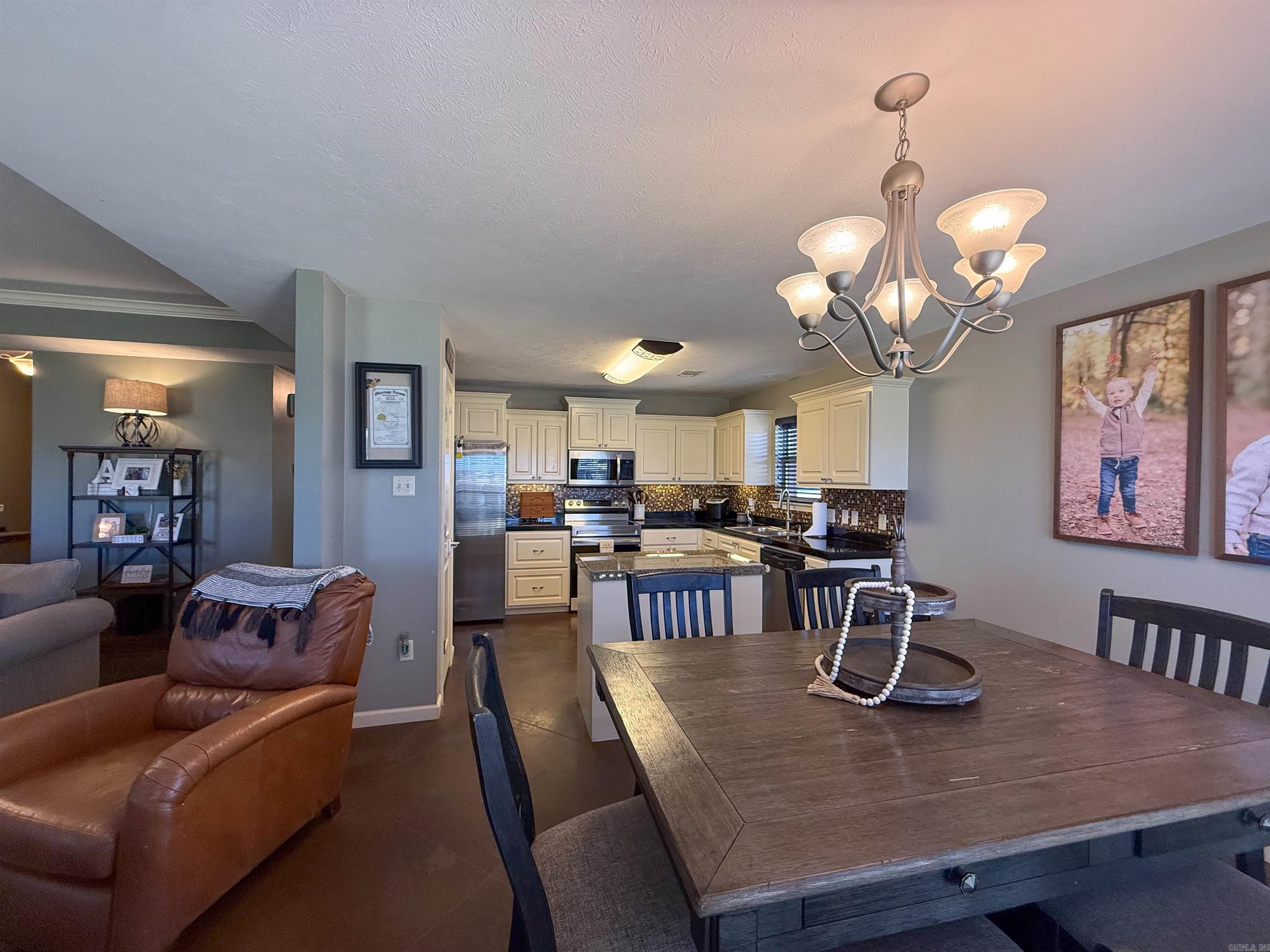 5 Golden Leaf Dr  Greenbrier, AR