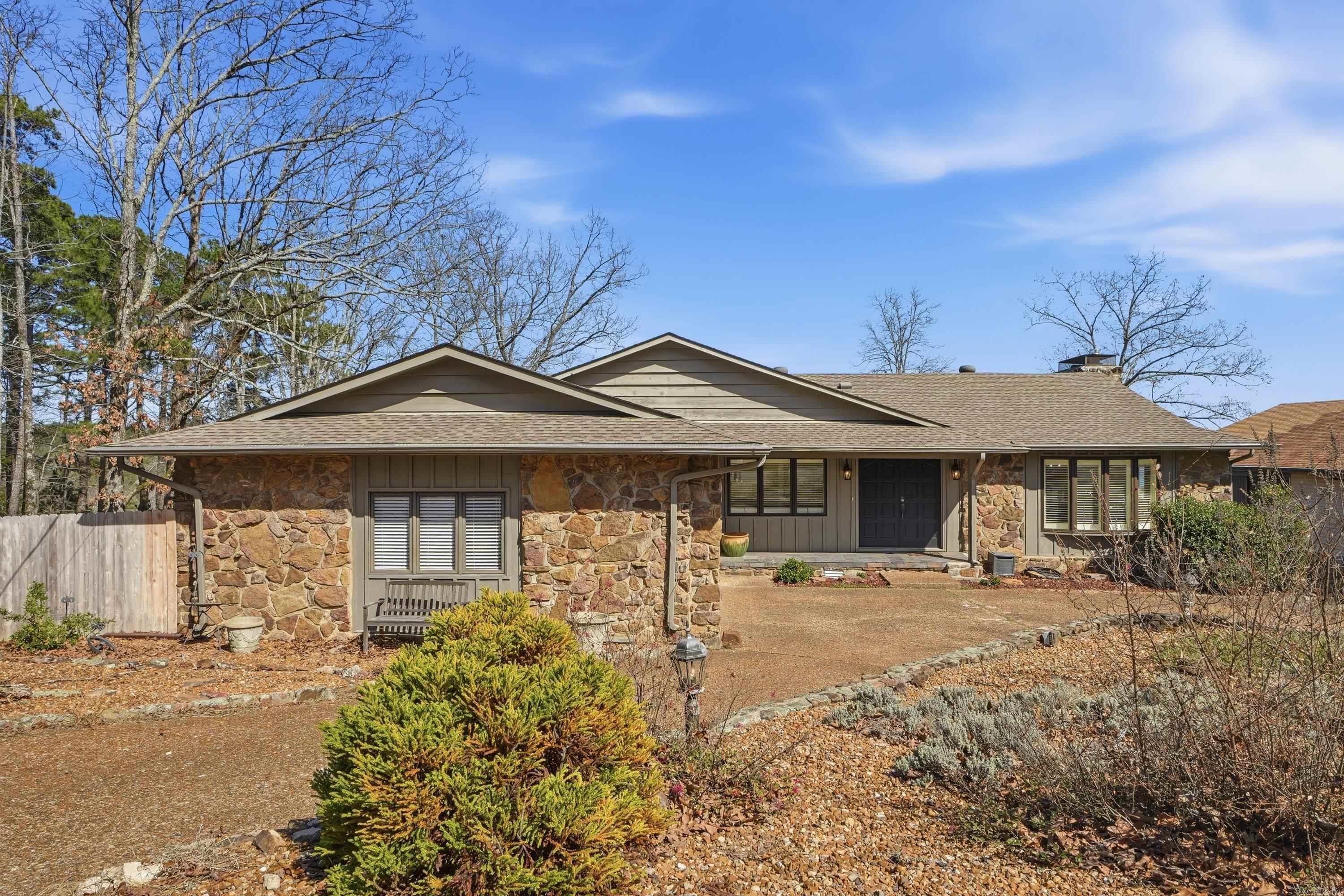 265 Pine Hill  Fairfield Bay, AR