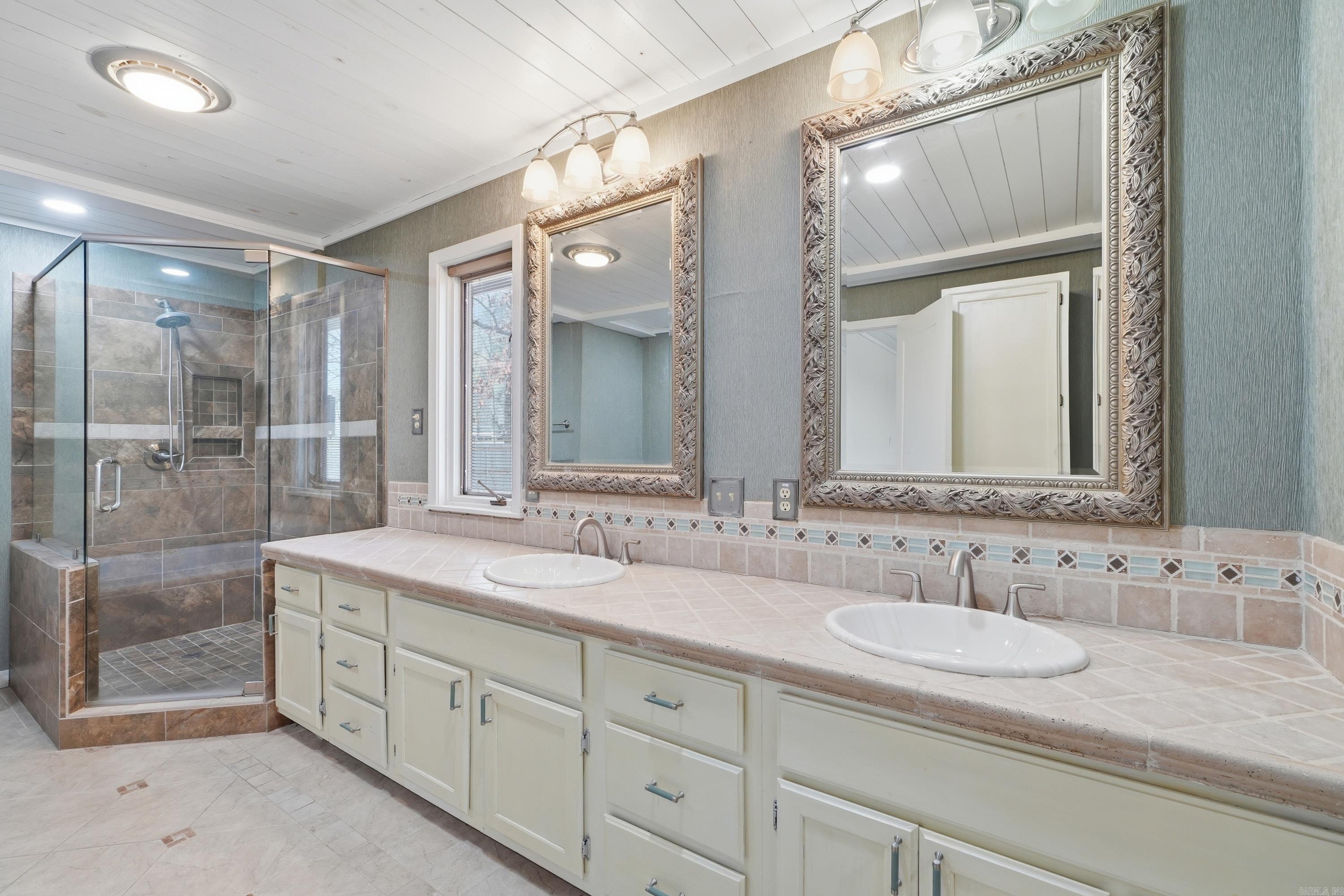 265 Pine Hill  Fairfield Bay, AR