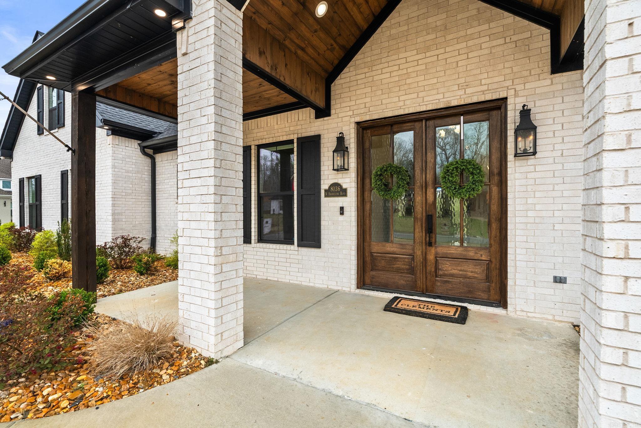 8036 N Shoreline  Benton, AR