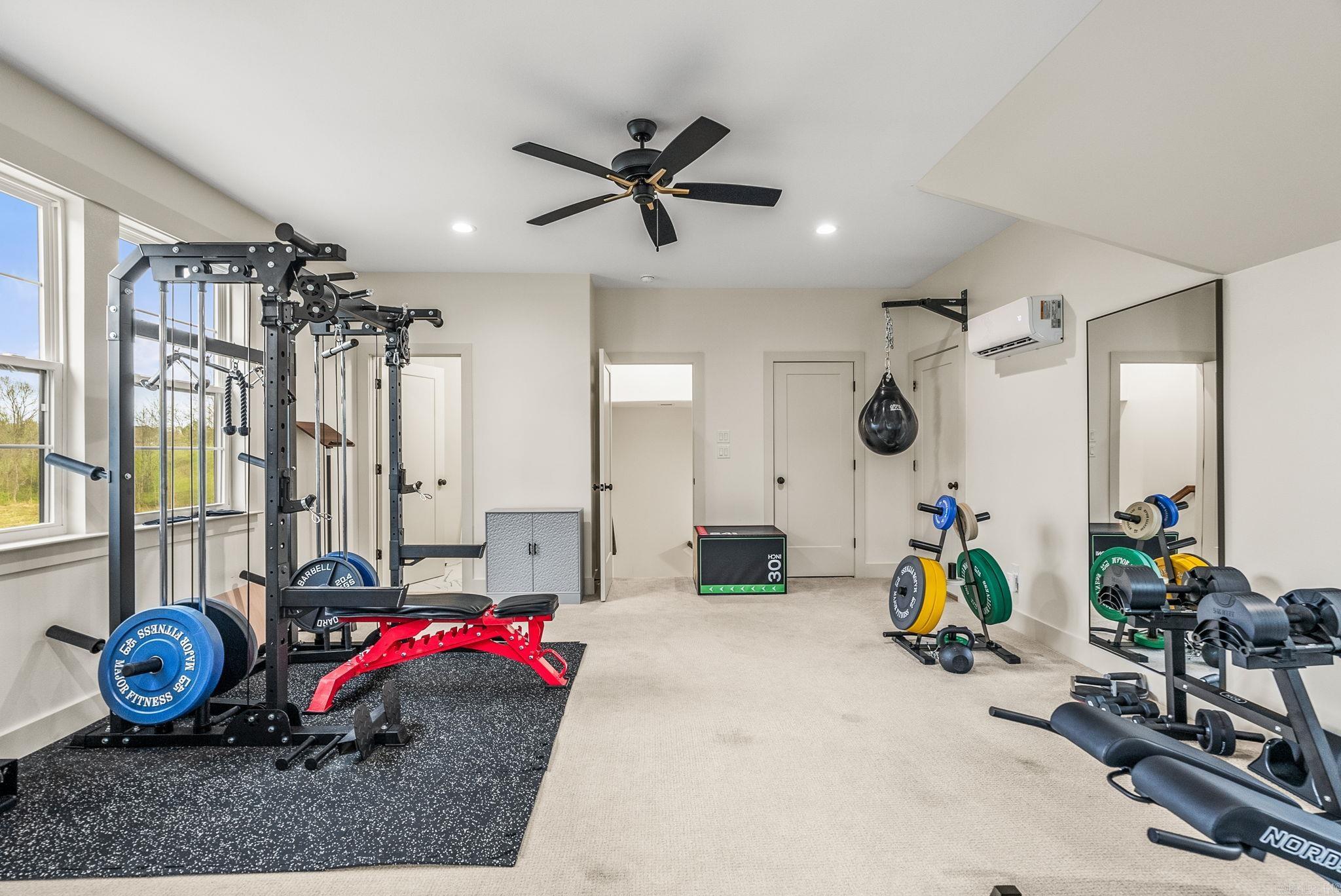 8036 N Shoreline  Benton, AR