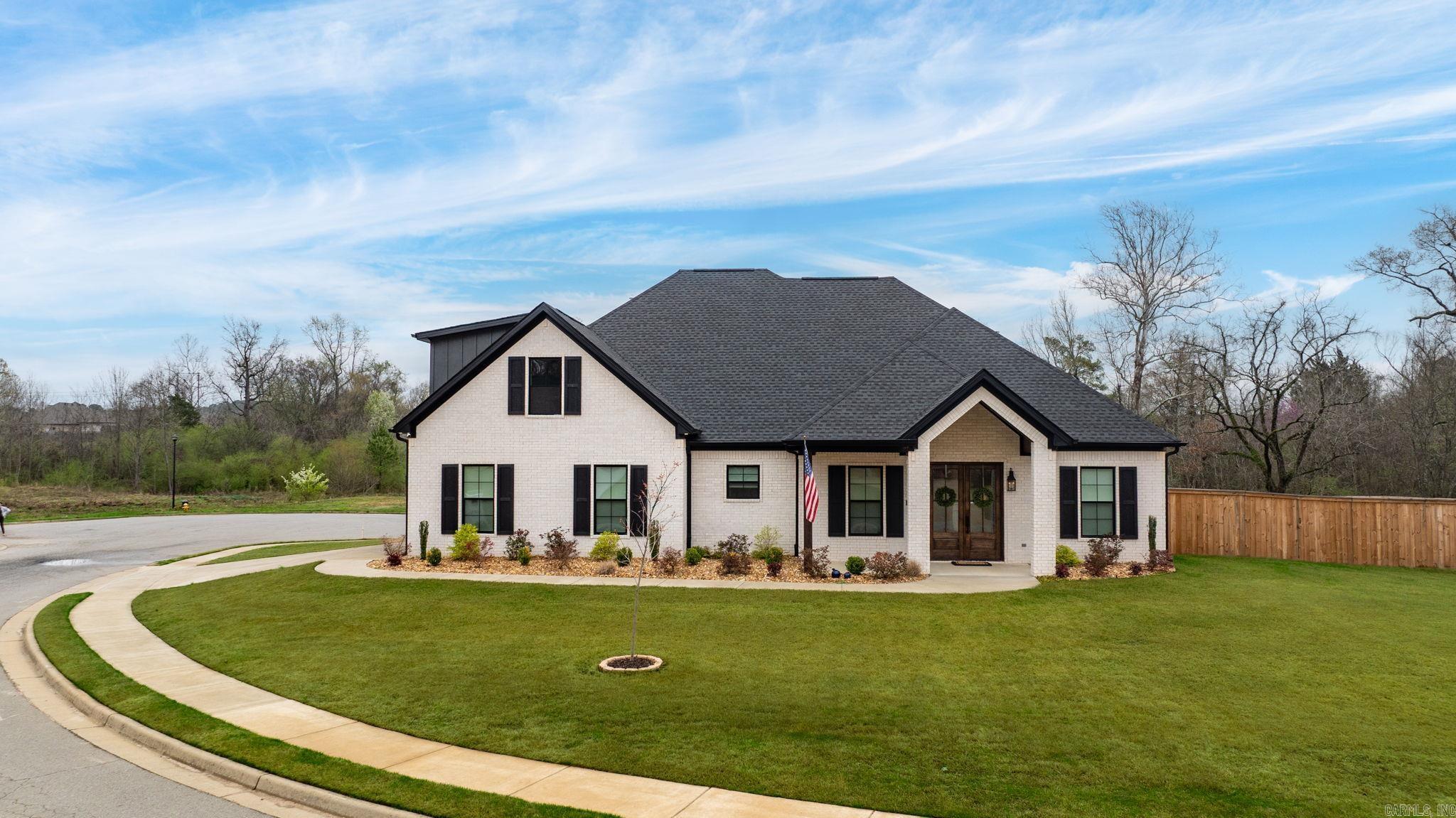 8036 N Shoreline  Benton, AR