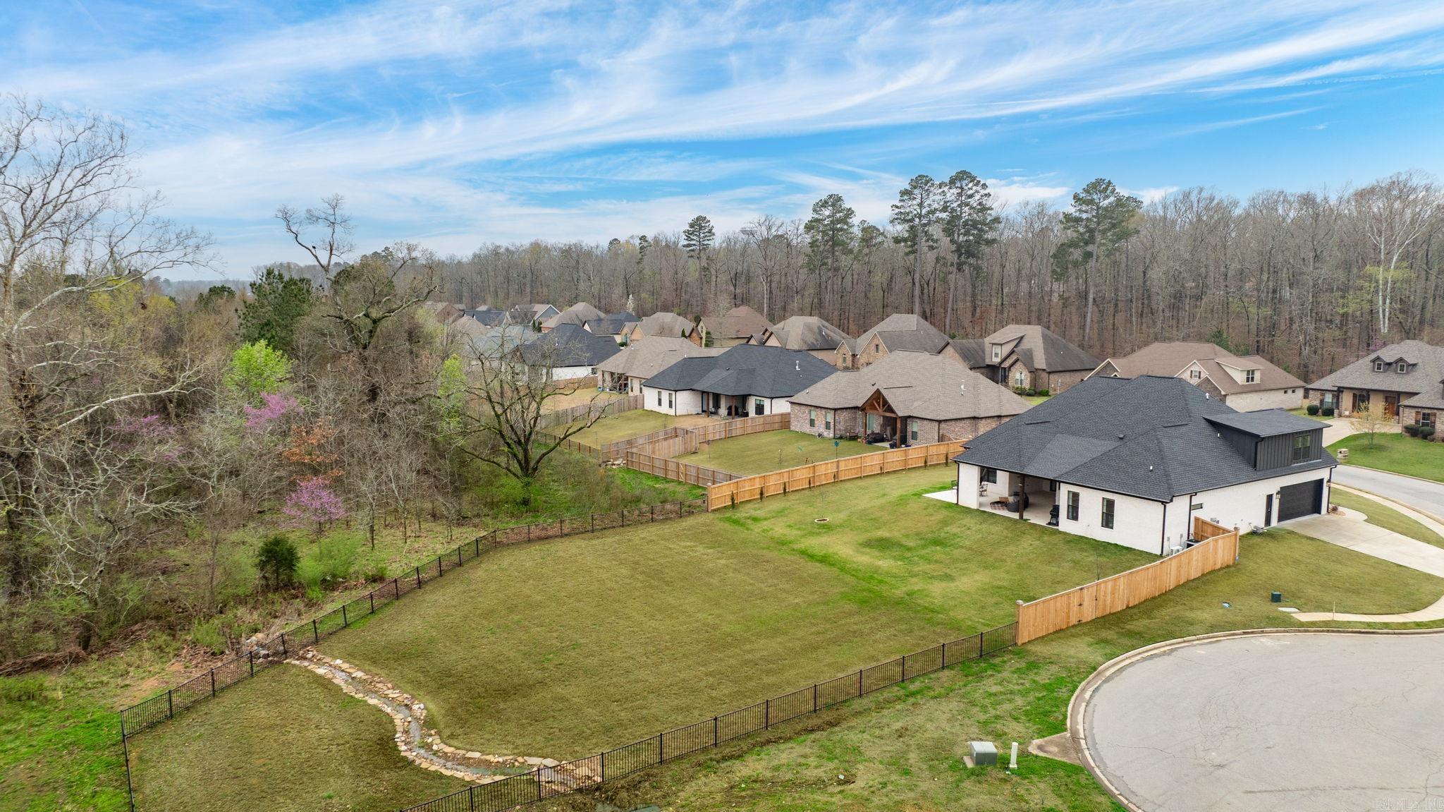 8036 N Shoreline  Benton, AR