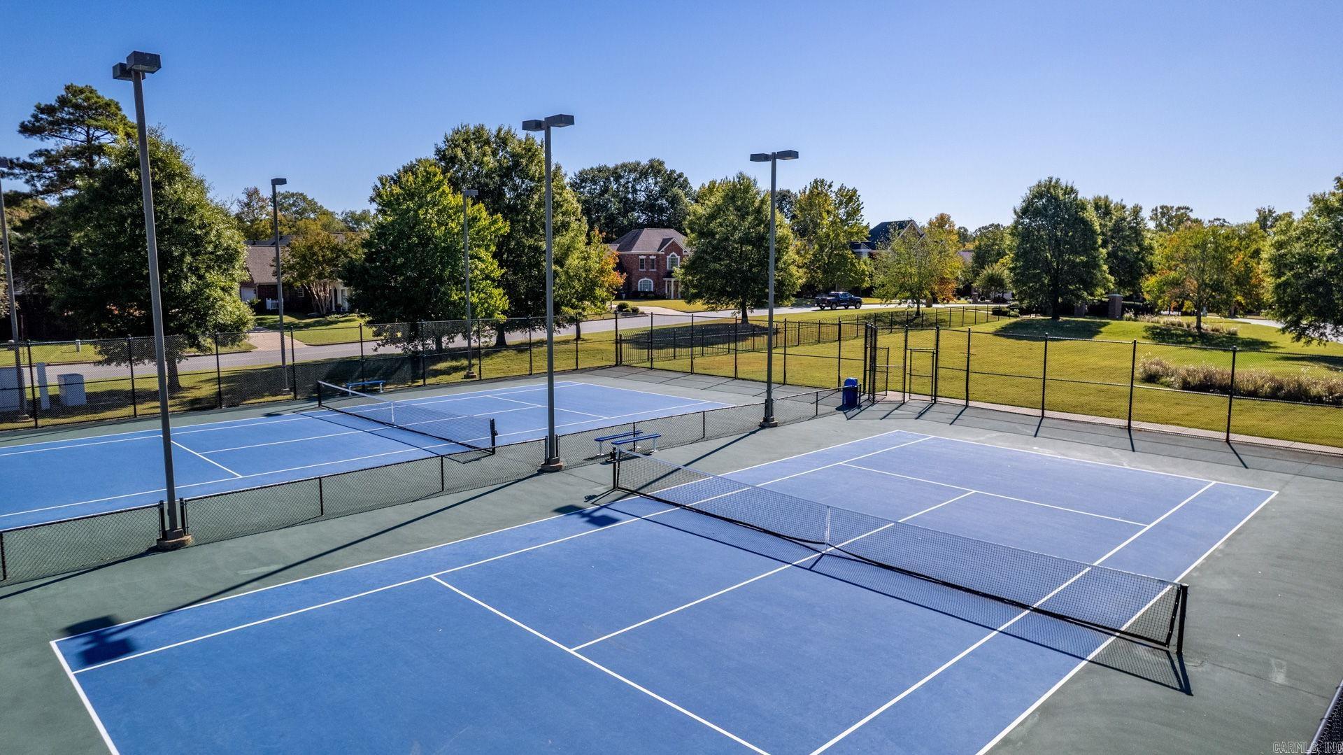 8036 N Shoreline  Benton, AR