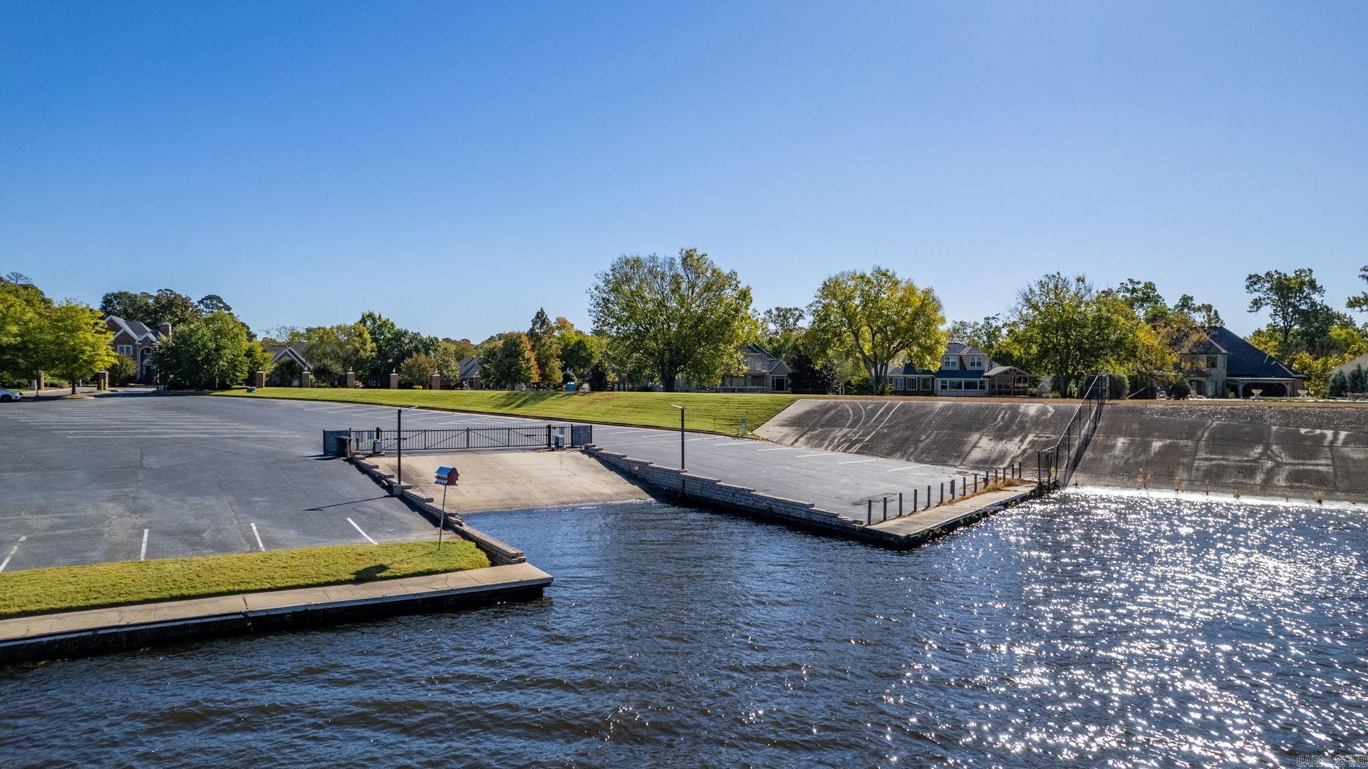 8036 N Shoreline  Benton, AR