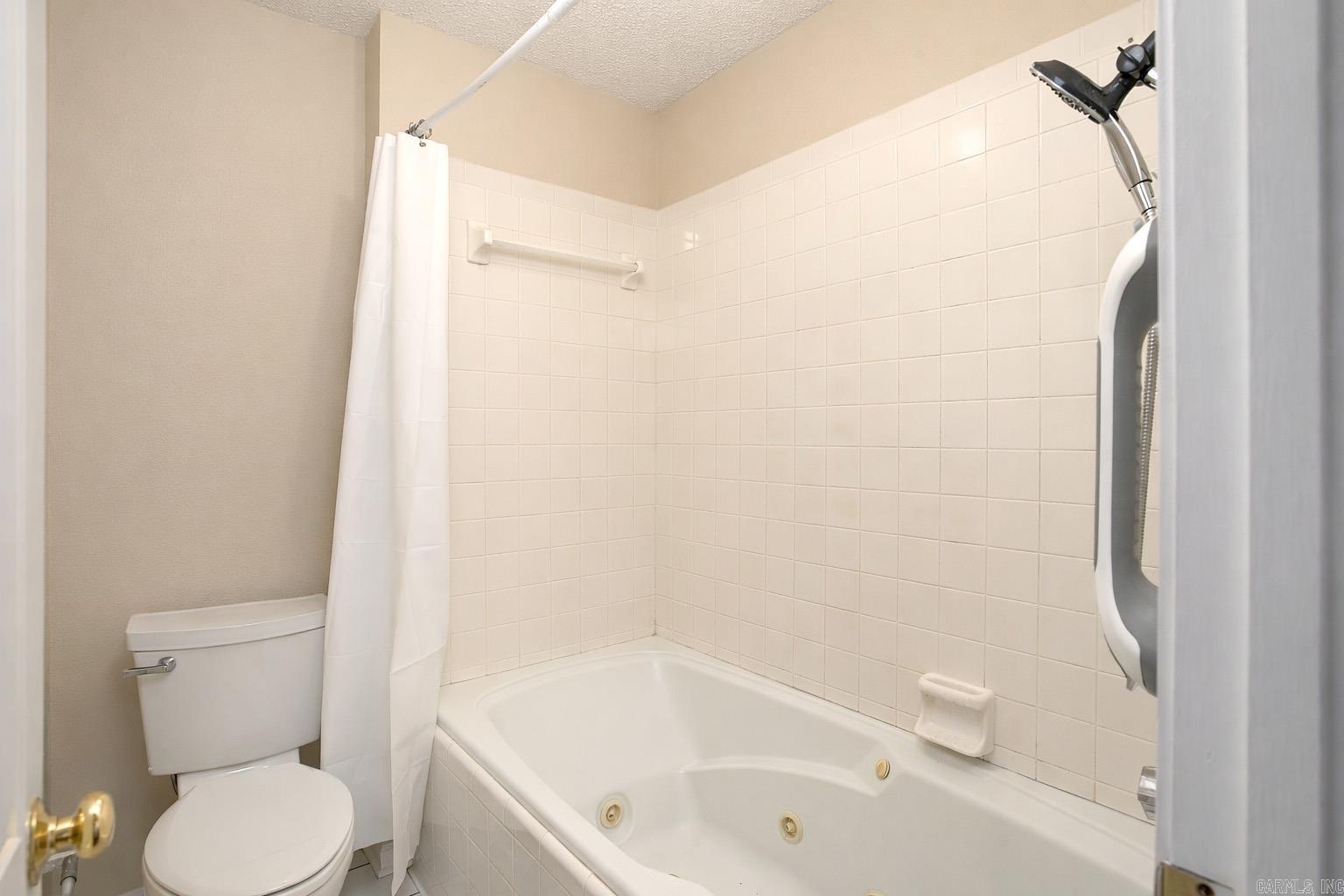 300 Regal Oaks  White Hall, AR