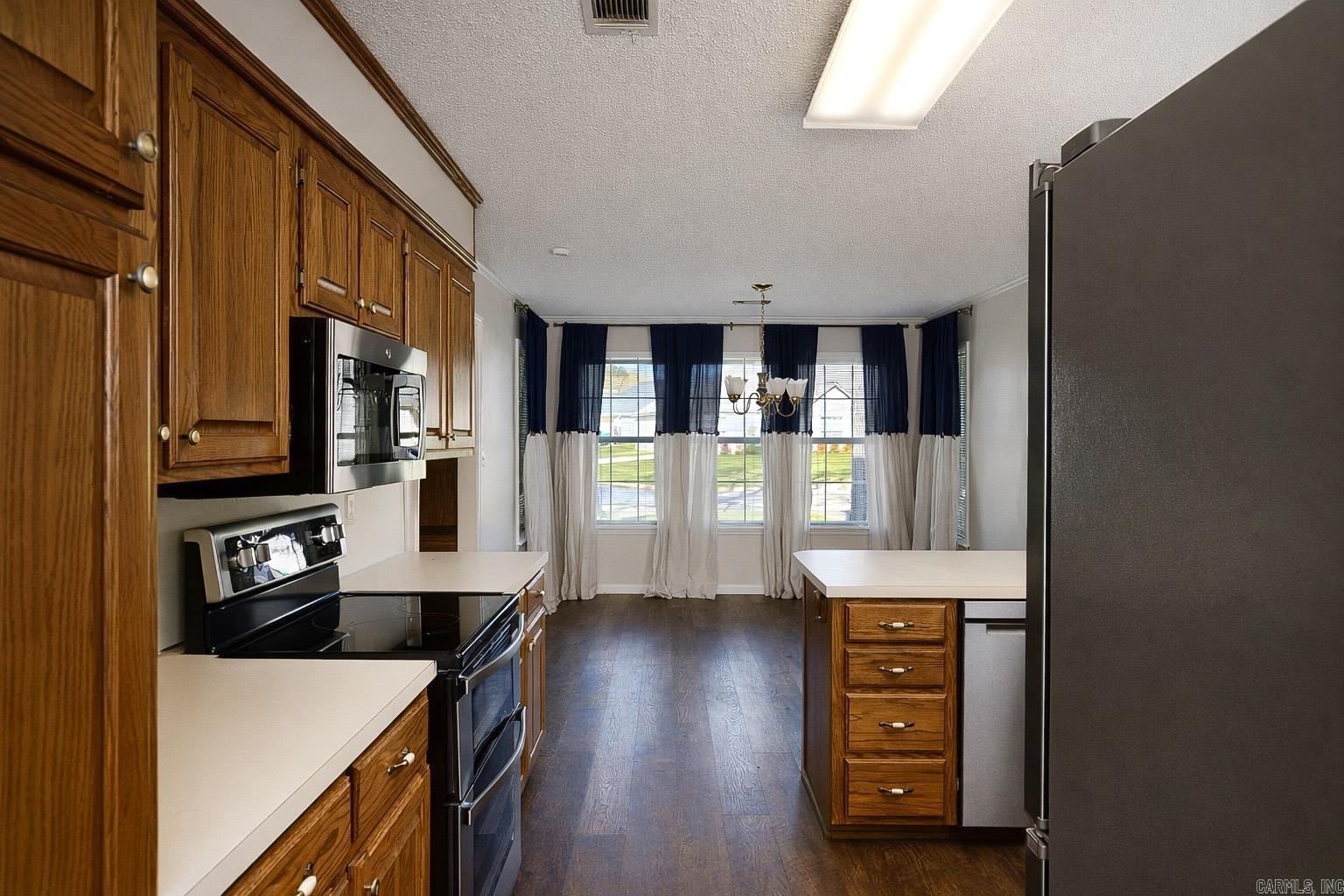 300 Regal Oaks  White Hall, AR