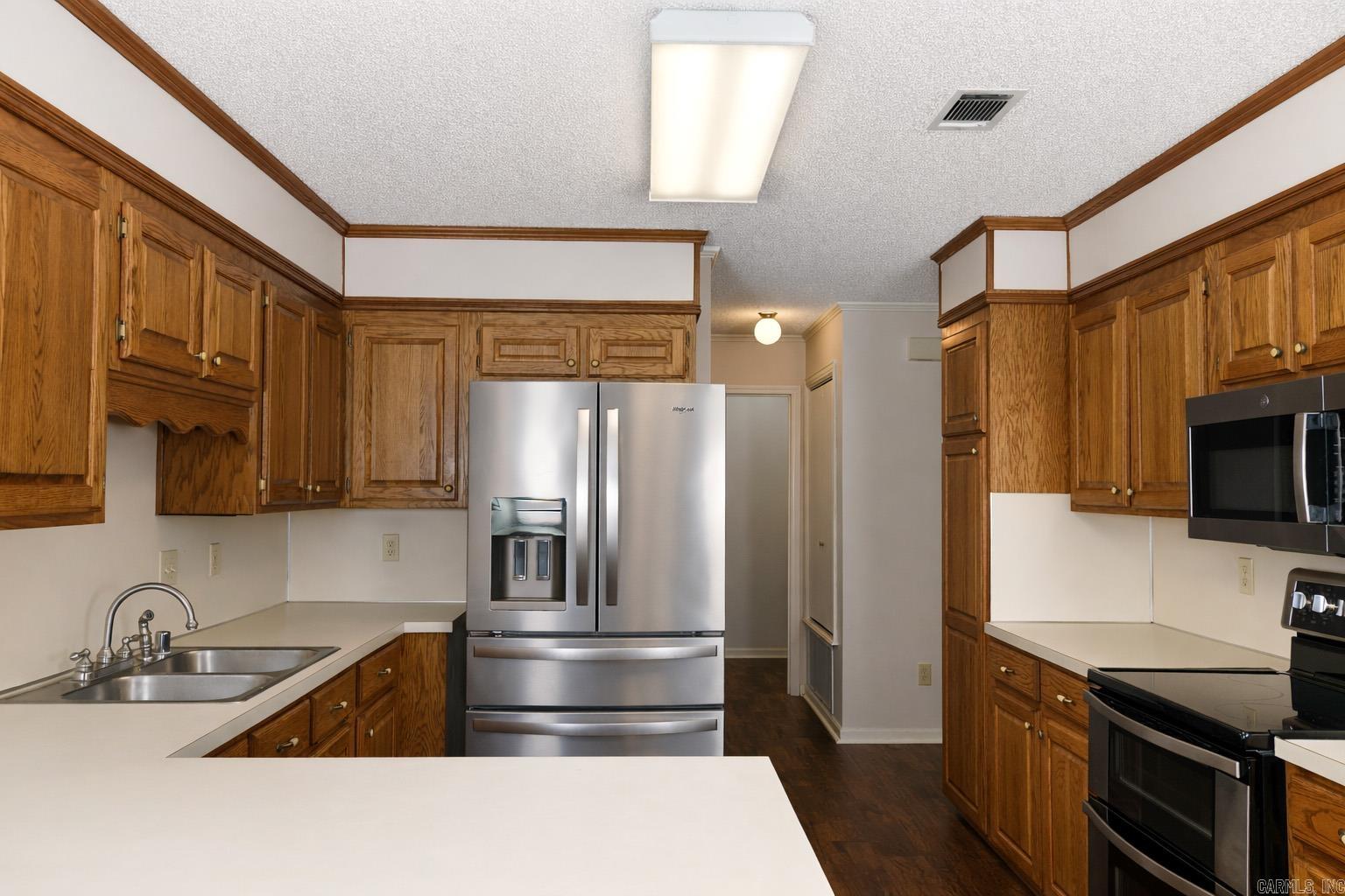 300 Regal Oaks  White Hall, AR