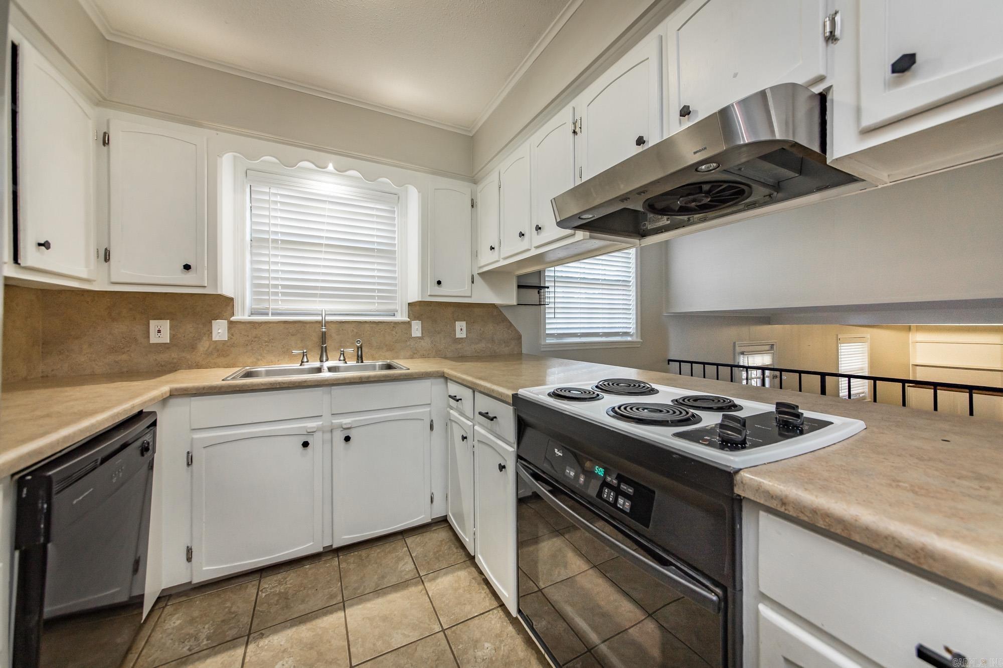 1124 Old Charter  Little Rock, AR