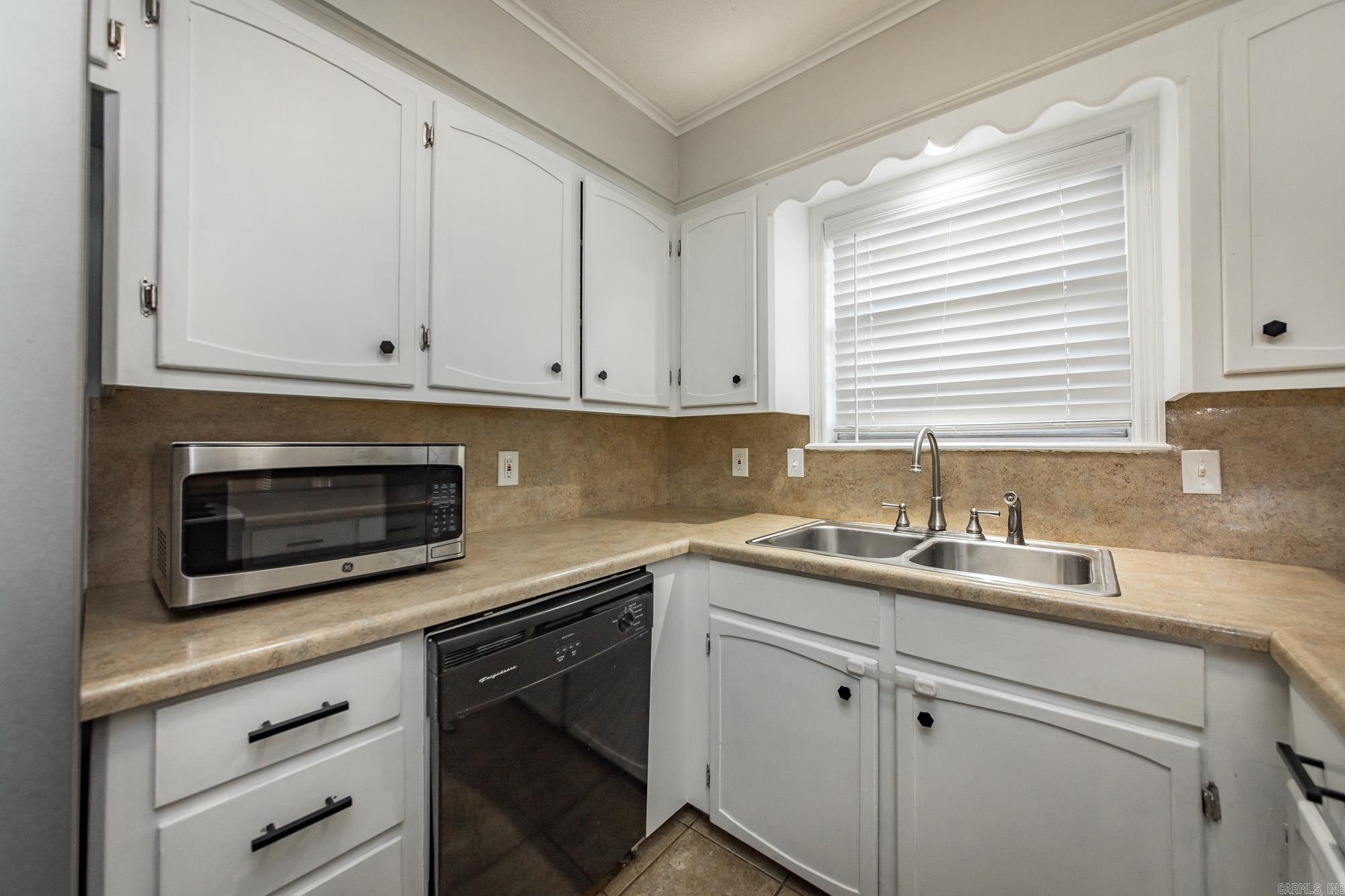 1124 Old Charter  Little Rock, AR