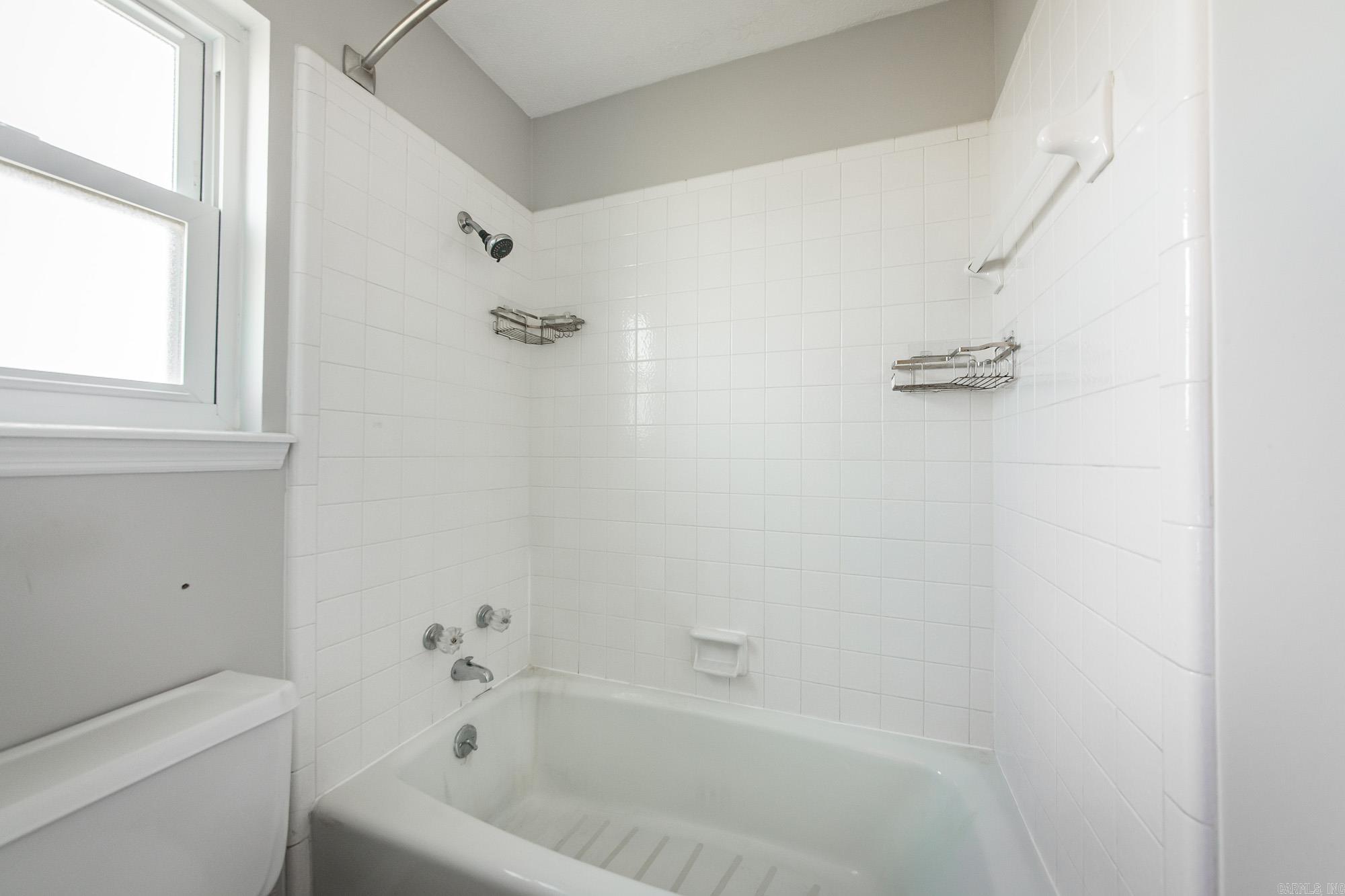 1124 Old Charter  Little Rock, AR