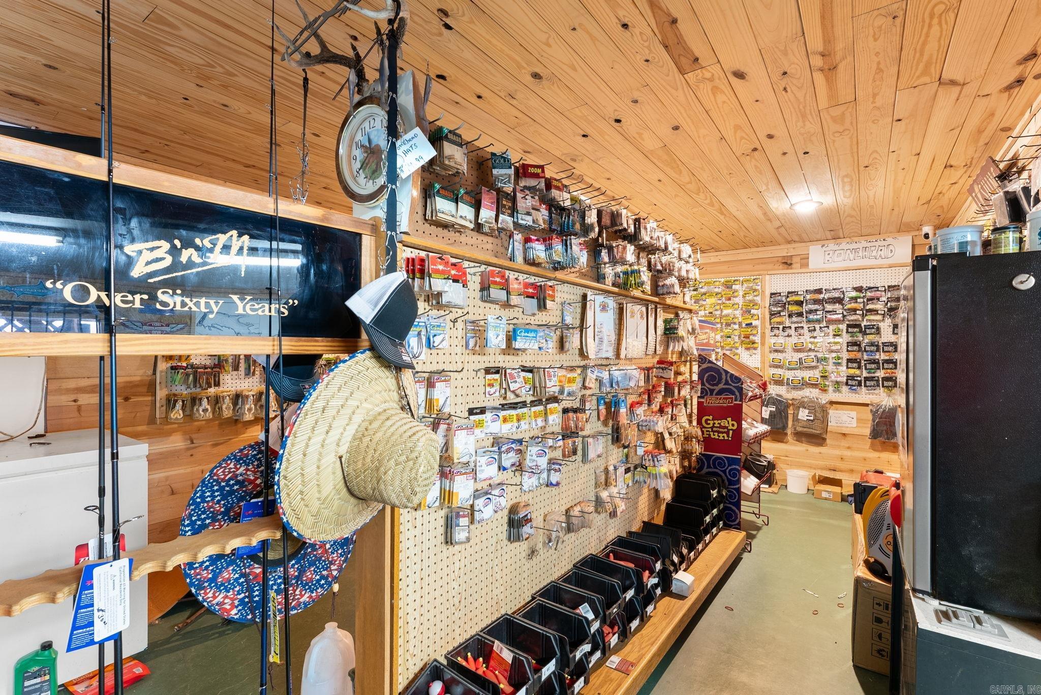 400 Lucky Landing  Atkins, AR