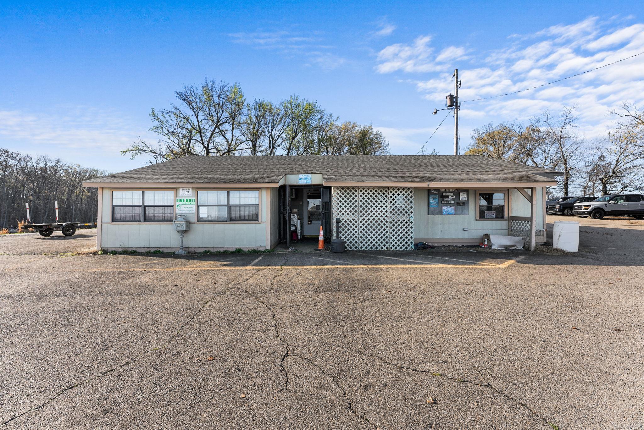 400 Lucky Landing  Atkins, AR