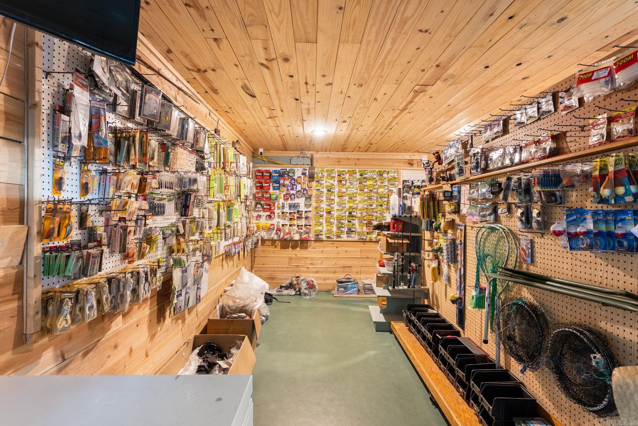 400 Lucky Landing  Atkins, AR