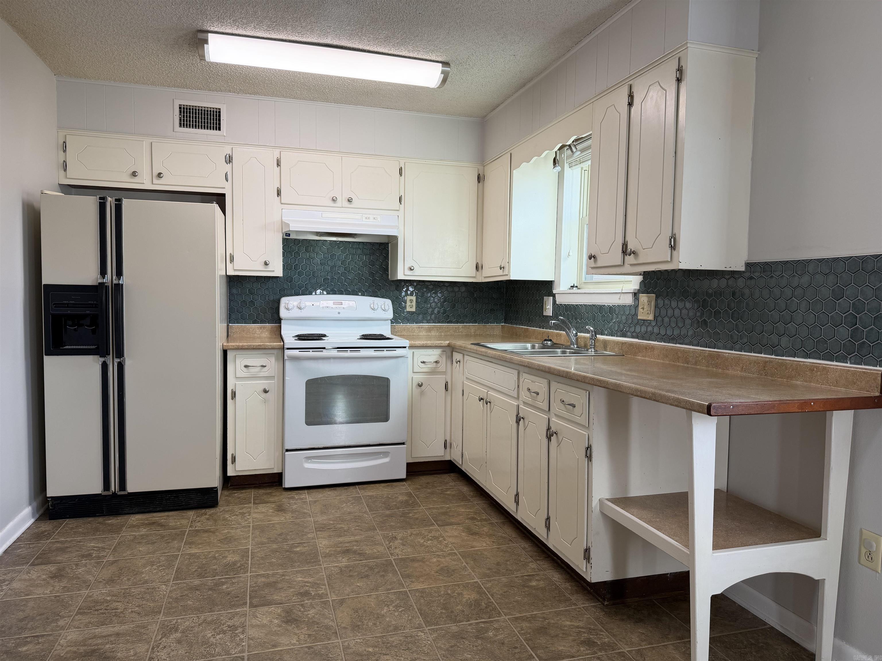 19 Hartwell  Searcy, AR