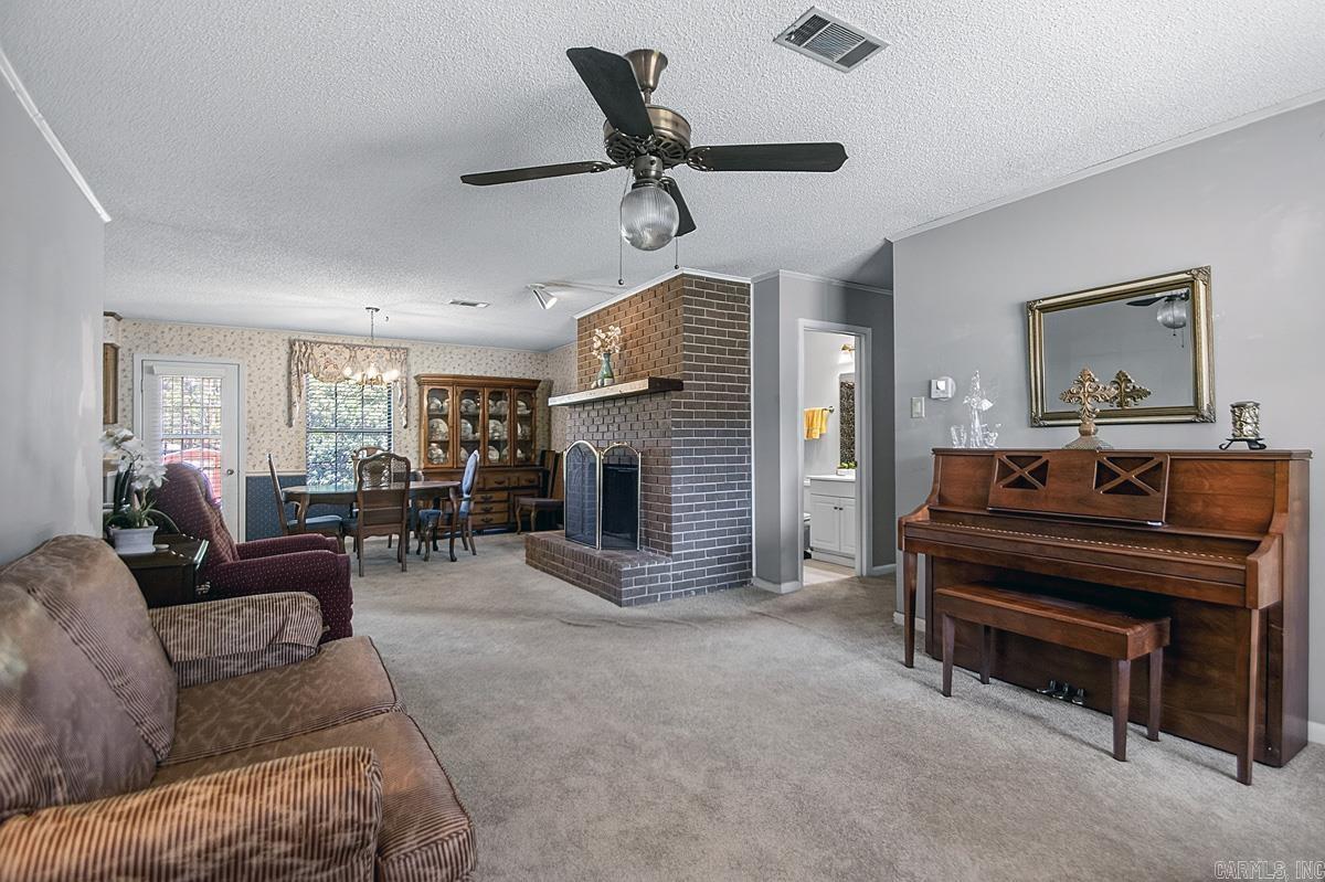 32 Kingspark Dr  Maumelle, AR