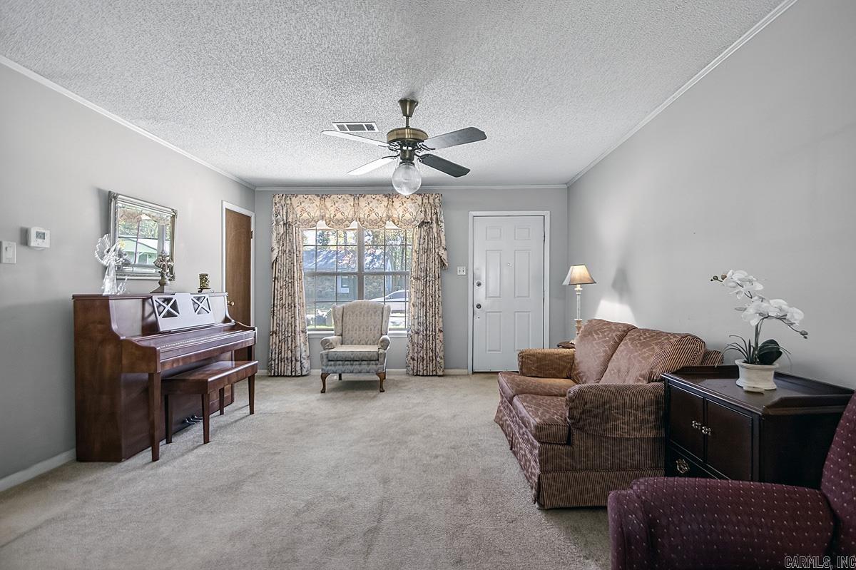 32 Kingspark Dr  Maumelle, AR