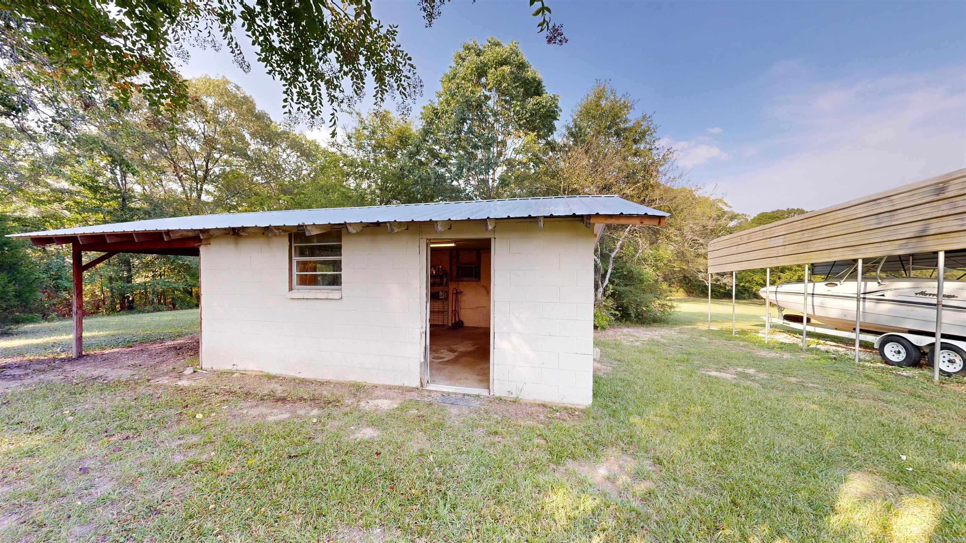 2568 Highway 7  Bismarck, AR