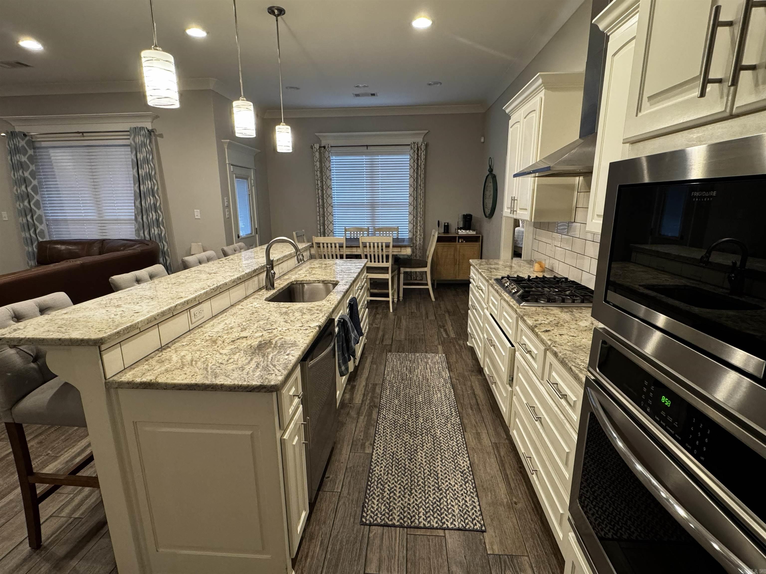 1717 Creekview  Sherwood, AR