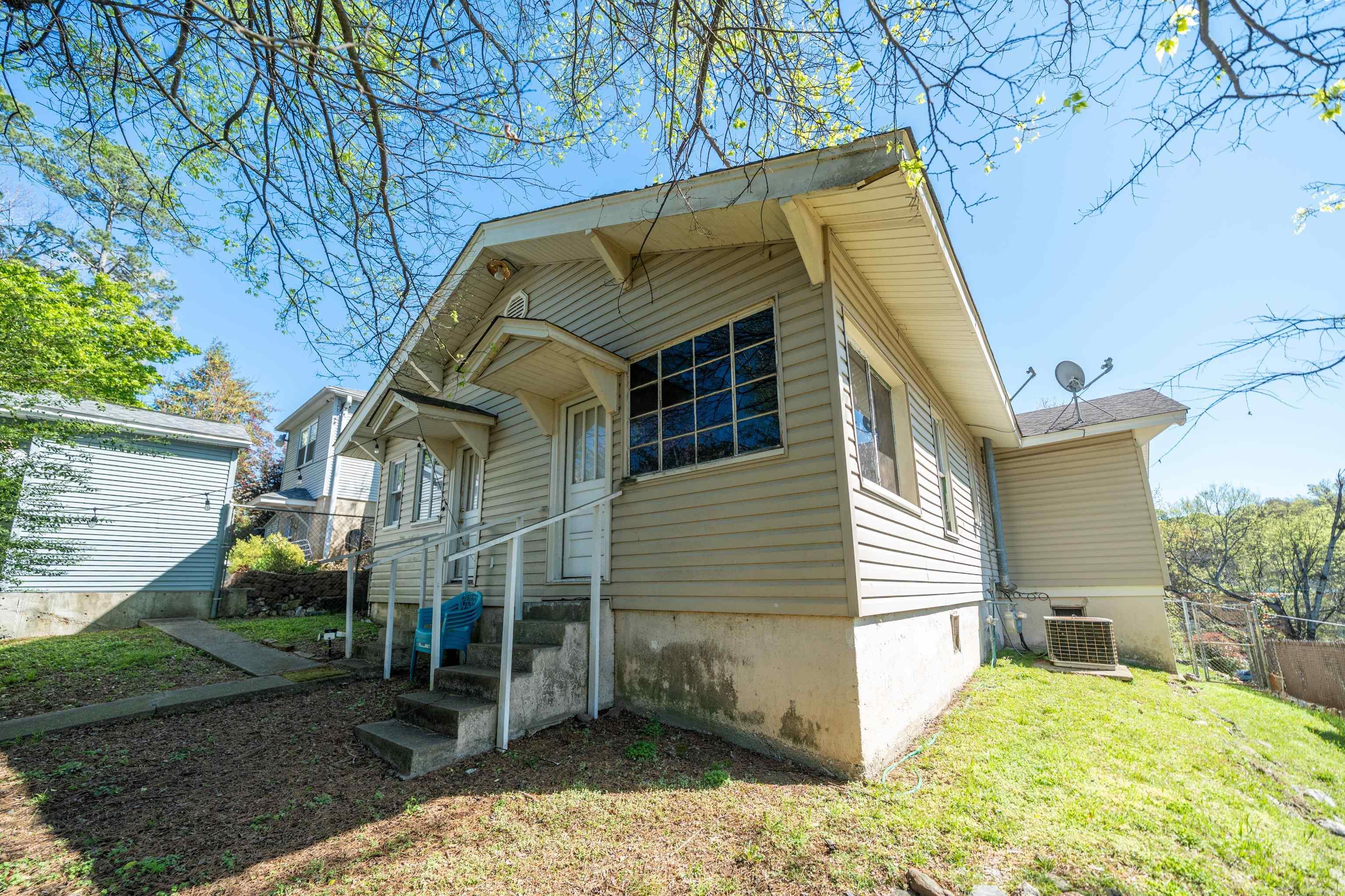 205 Reid  Hot Springs, AR