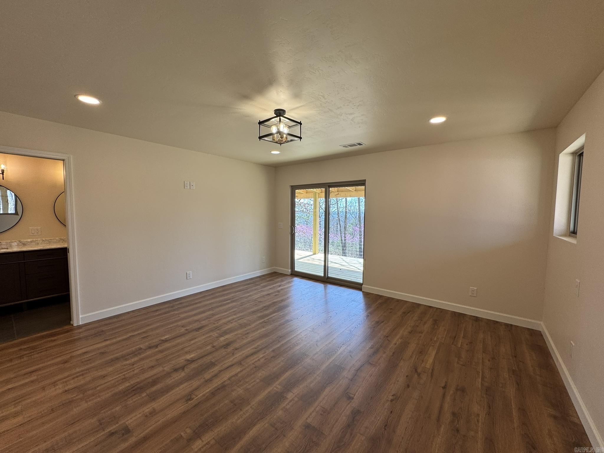 870 Chriswood  Clarkridge, AR